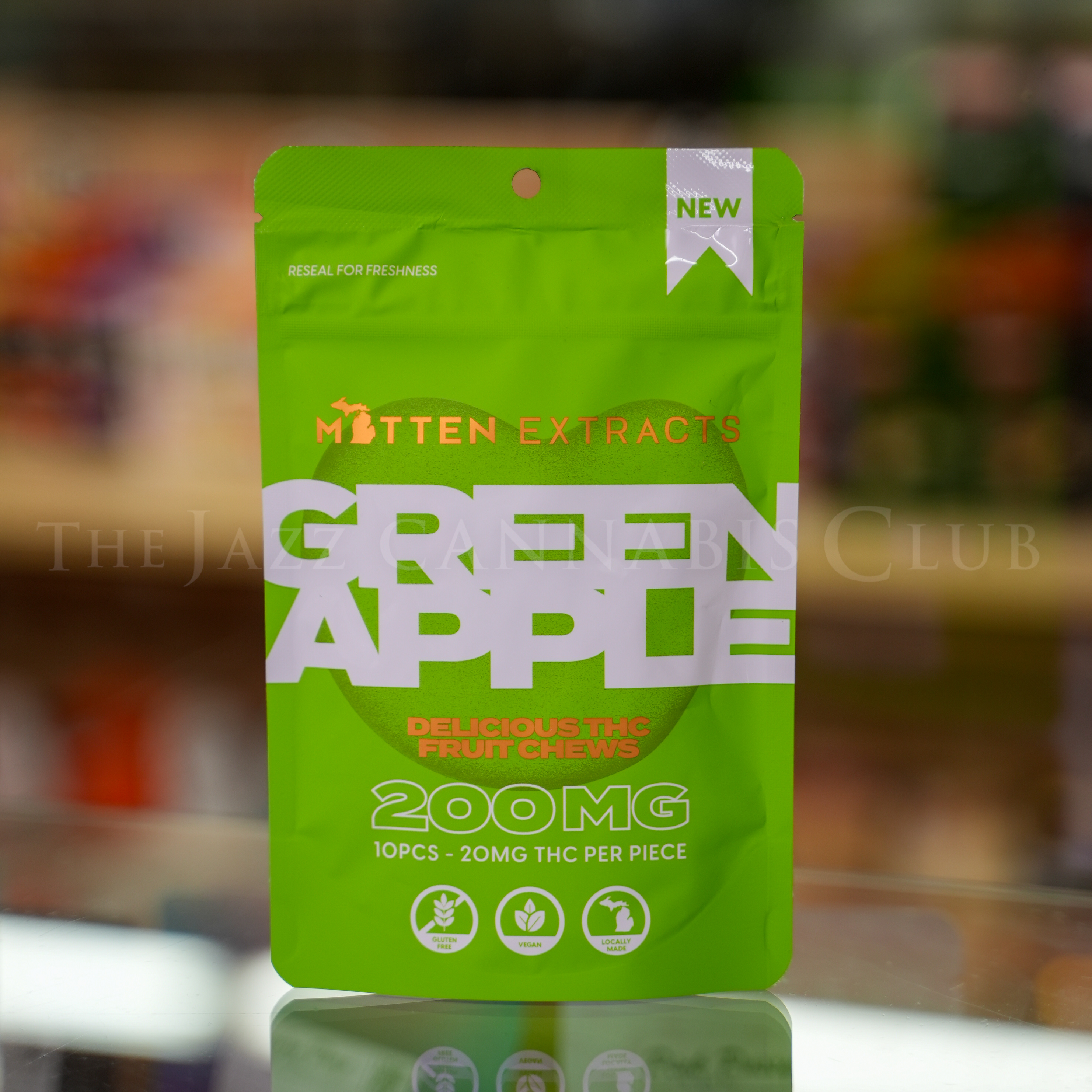 Photograph of product: Mitten Extracts - Green Apple 200mg gummies