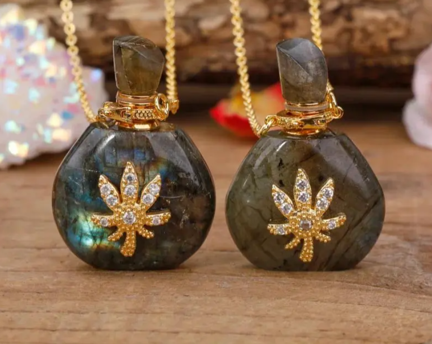 Photograph of product: Labradorite Perfume Pendant
