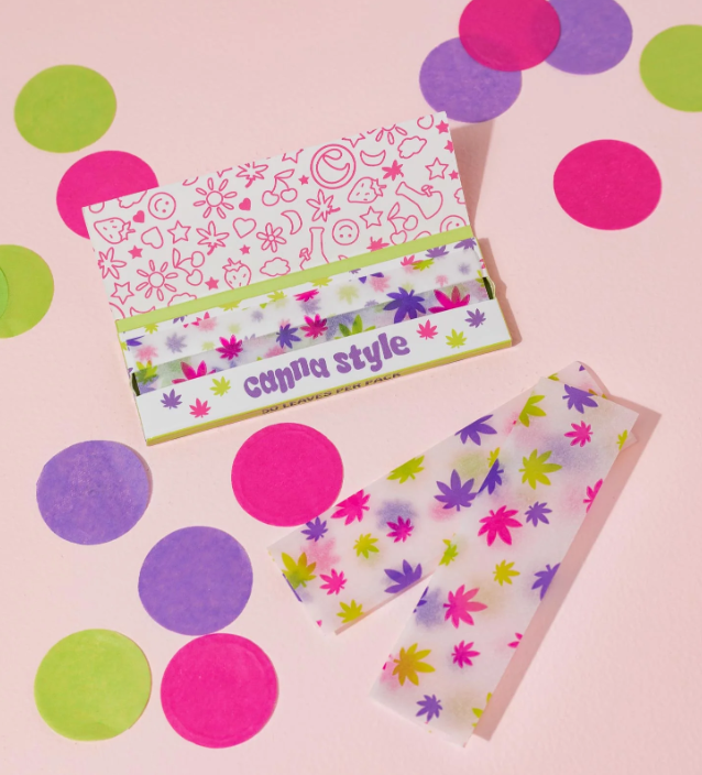 Photograph of product: French Rose Pink Rolling Papers