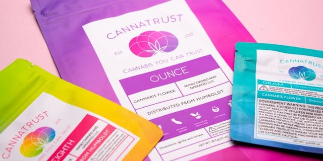 Photograph of product: Berry Sour Creme 8th - 