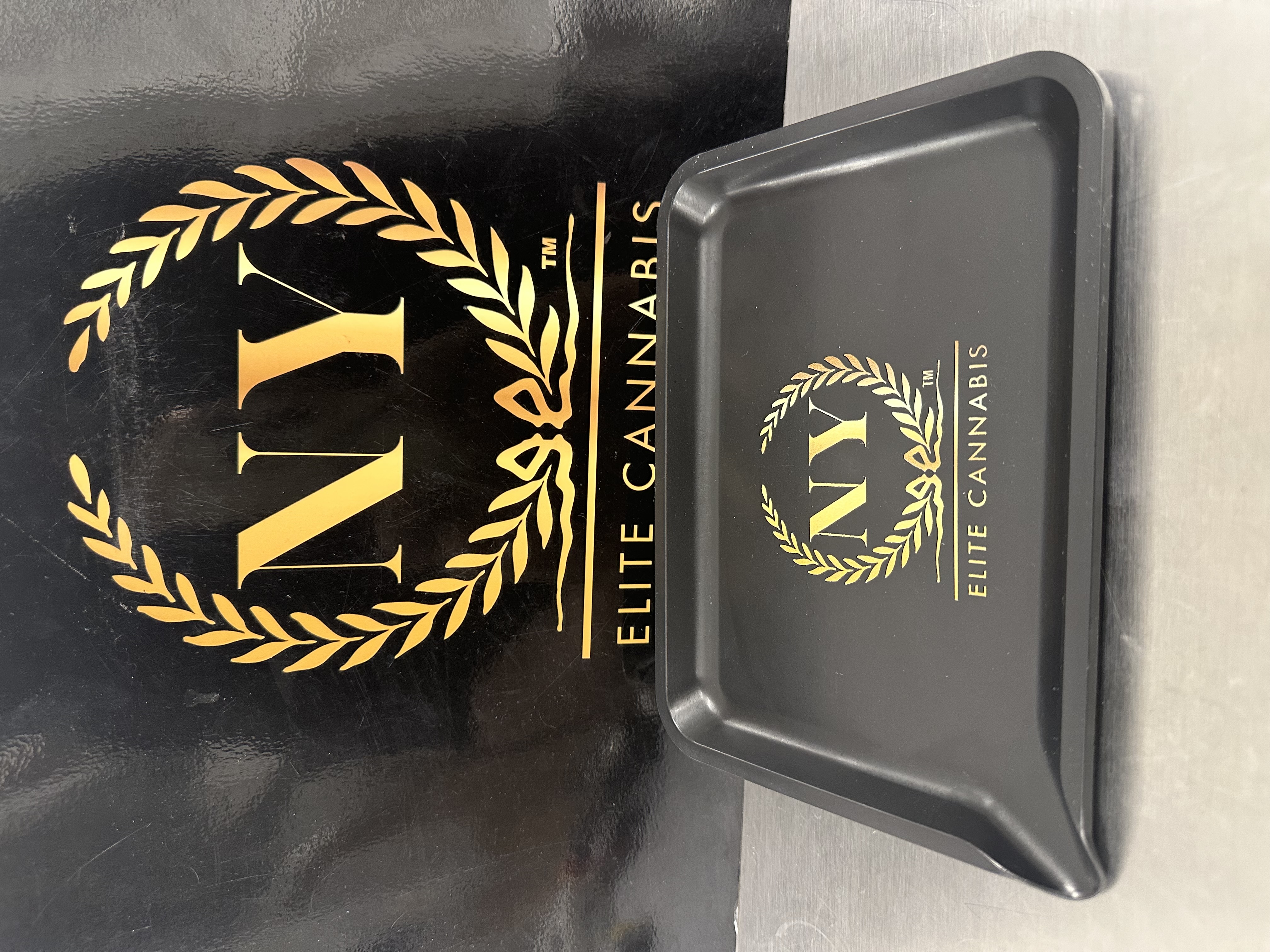 Photograph of product: NY Elite Rolling Tray | Black
