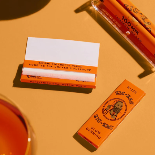 Photograph of product: Zig Zag 1 " Orange Papers
