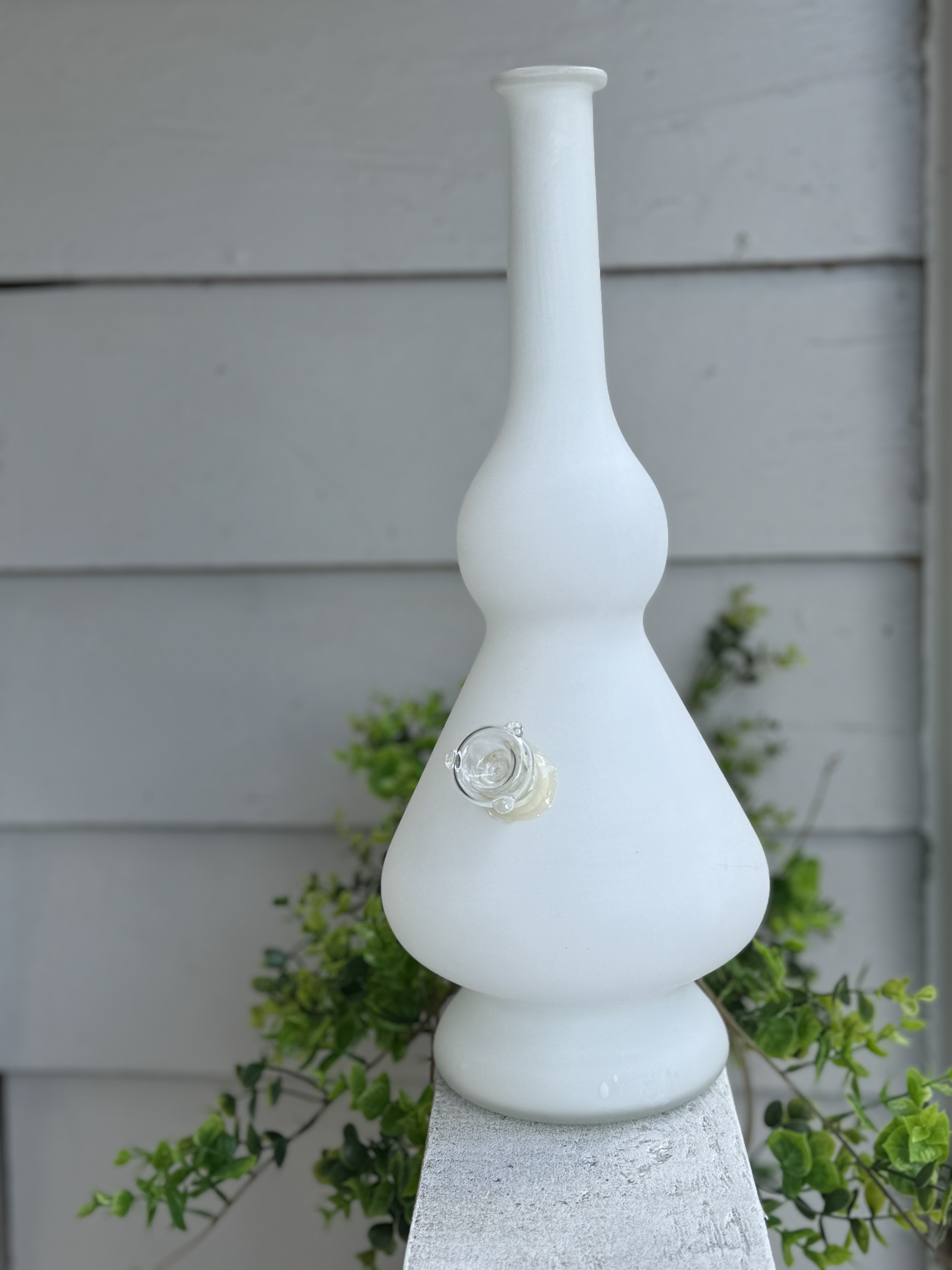 Photograph of product: Timeless Pieces | Large Bong - "Blanca" | MERCHANDISE