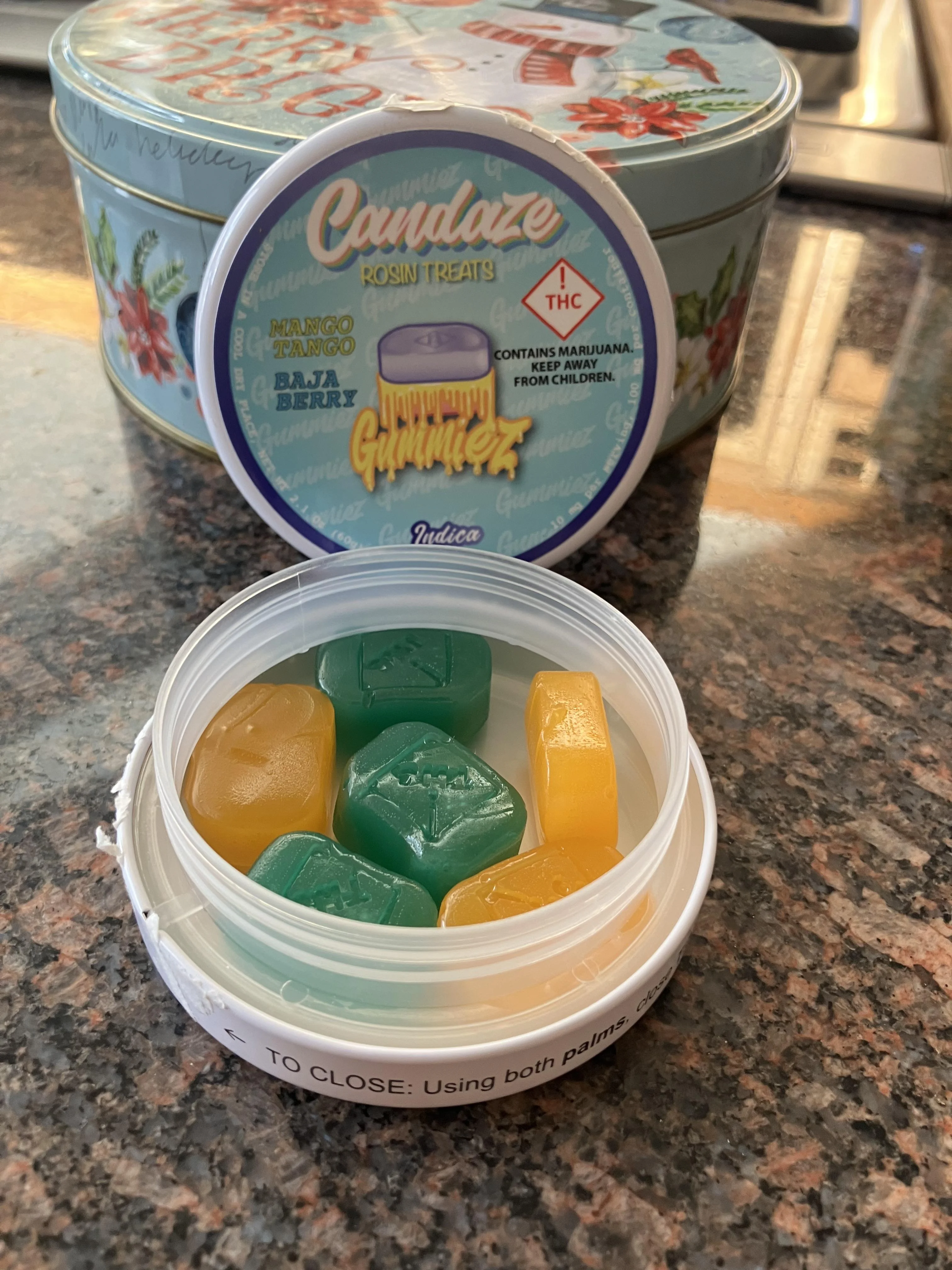 Photograph of product: Canadaze - Rosin Gummies - Chocolate Dipped Raspberry (S) 100MG
