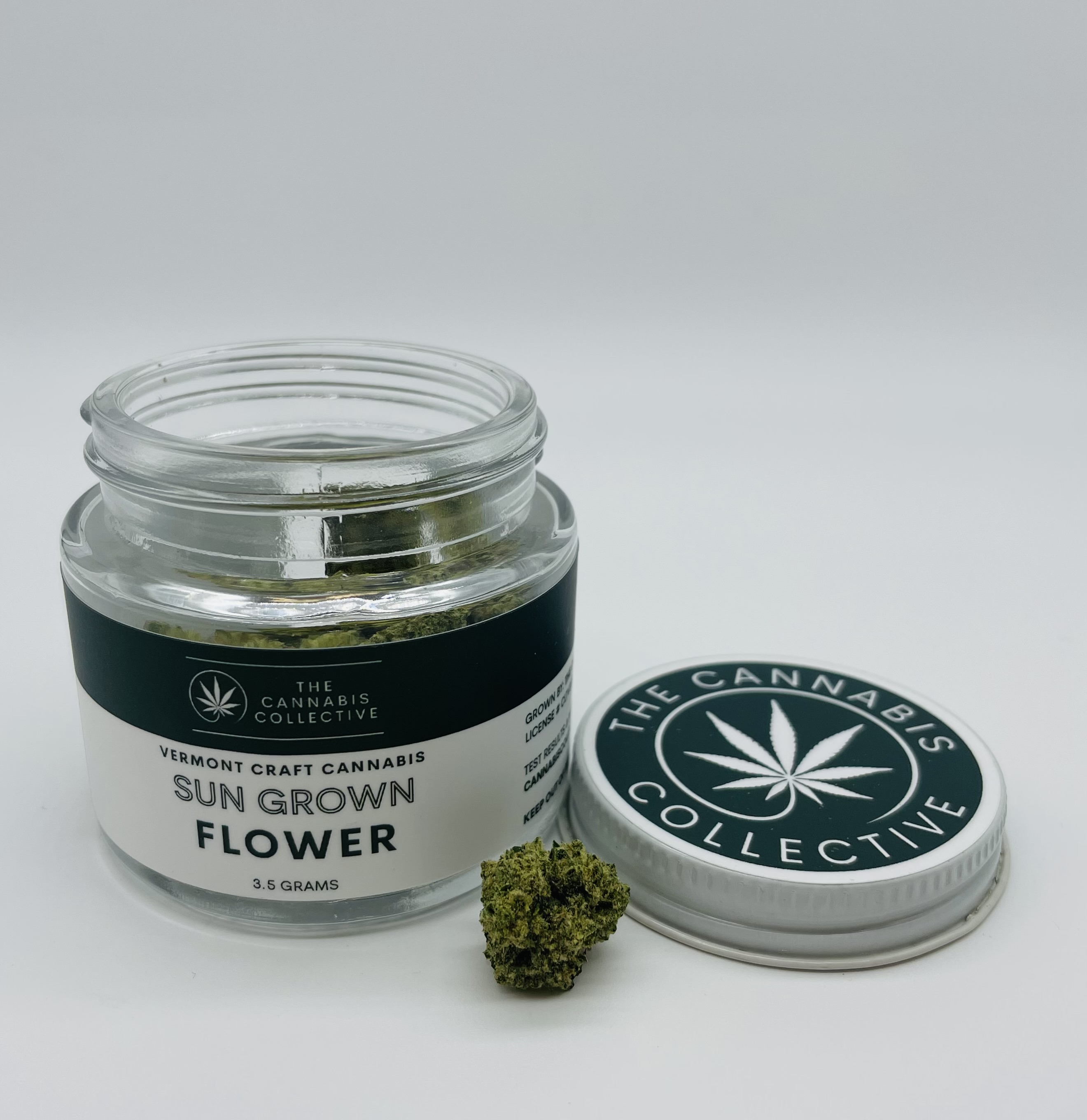 Photograph of product: The Oui'd Collective | Apes In Space | Flower | 3.5g | 22.22% TH-oui