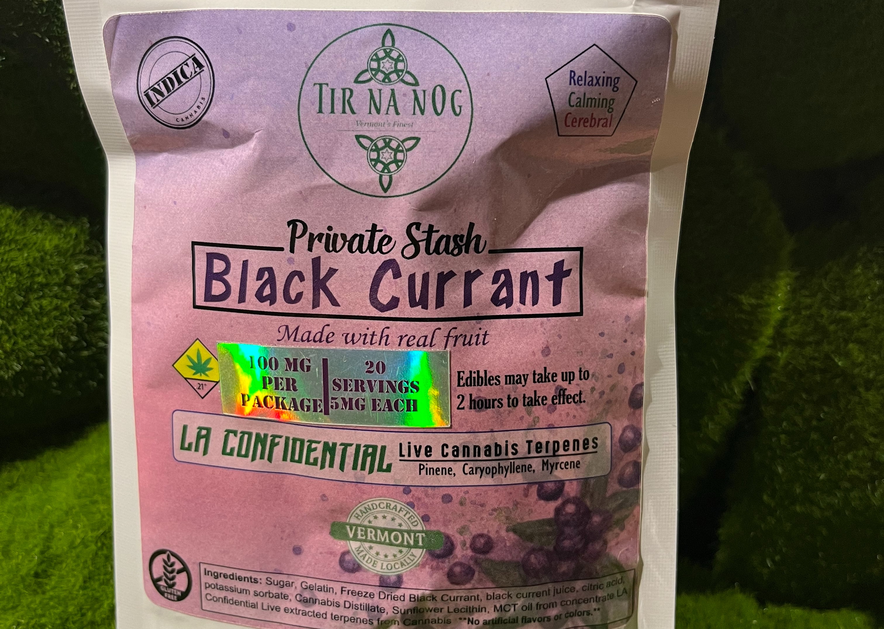Photograph of product: 100mg Edible Pack | Black Currant Oui'd Gummies | Tir Na nOg
