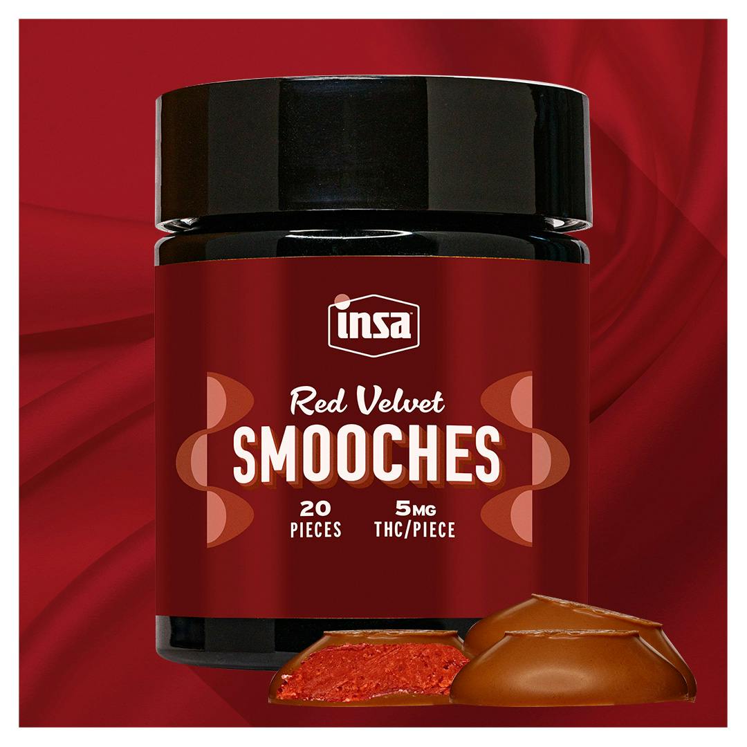 Photograph of product: Red Velvet Smooches | Chocolates | 20pk