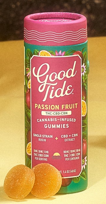 Photograph of product: Fruit Punch | Solventless au chocolat Gummies | 100mg | 10pk