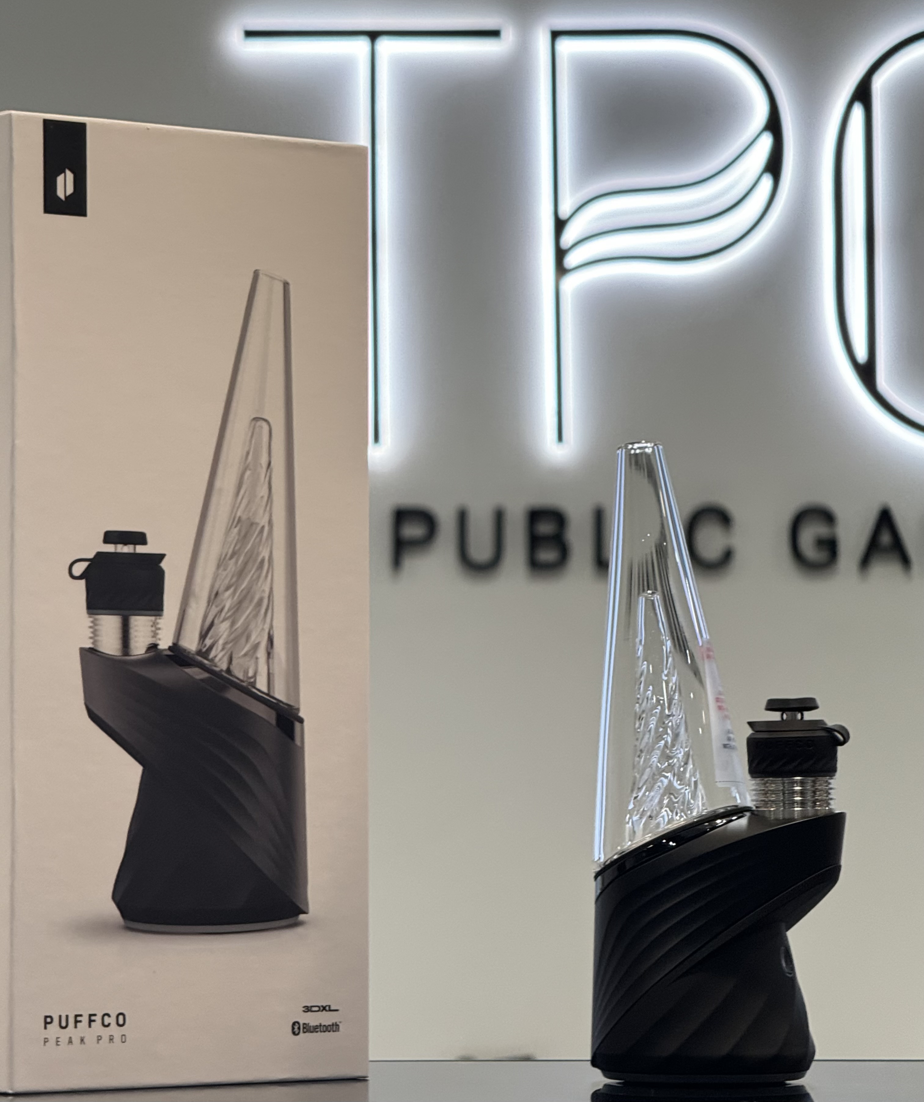 Photograph of product: New Peak Pro - Onyx Black (3D XL)
