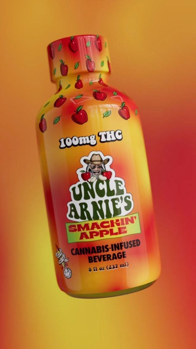 Photograph of product: Smacking Apple | 100mg 8oz