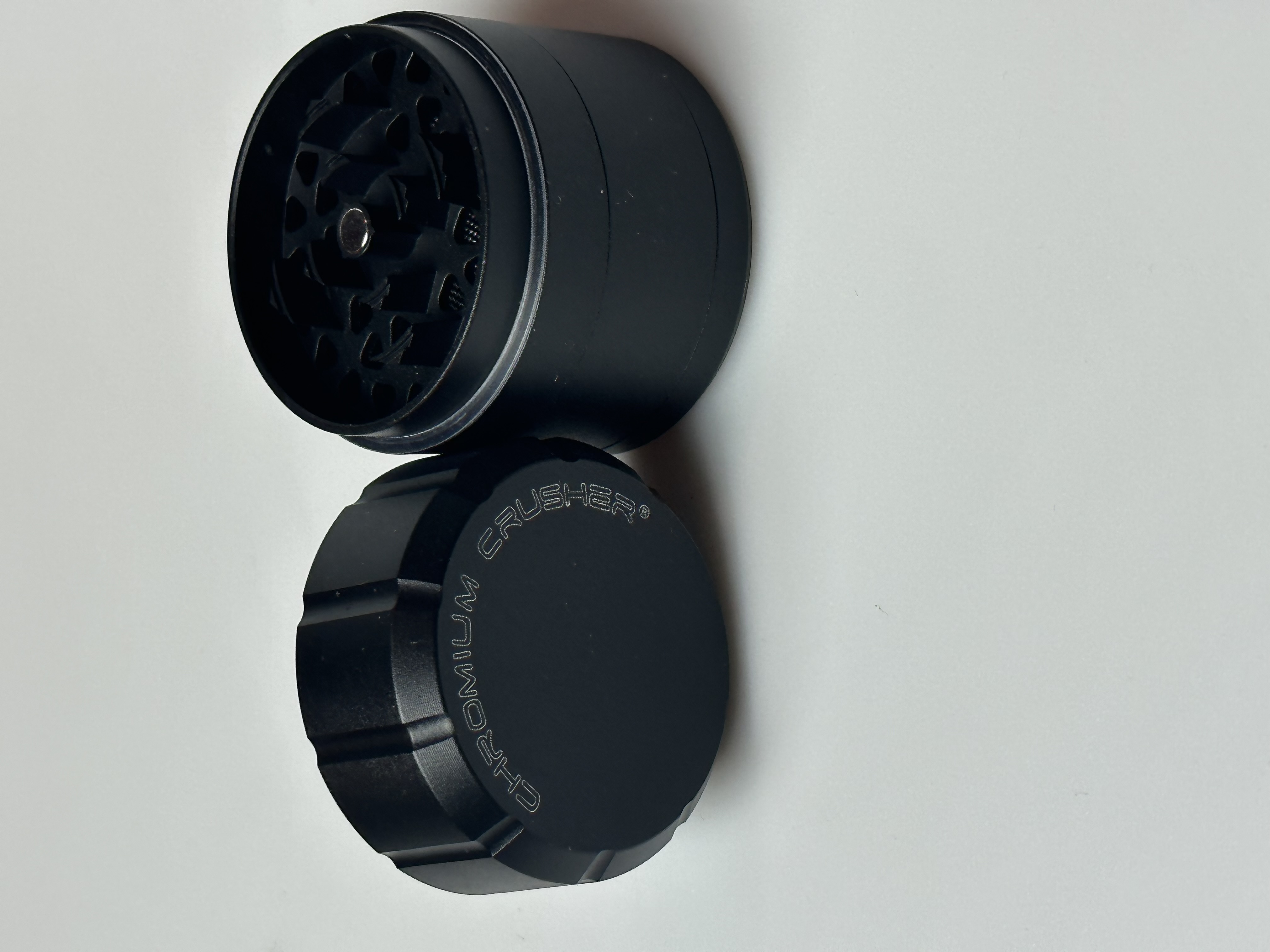 Photograph of product: 50mm 4 Piece Zinc Grinder