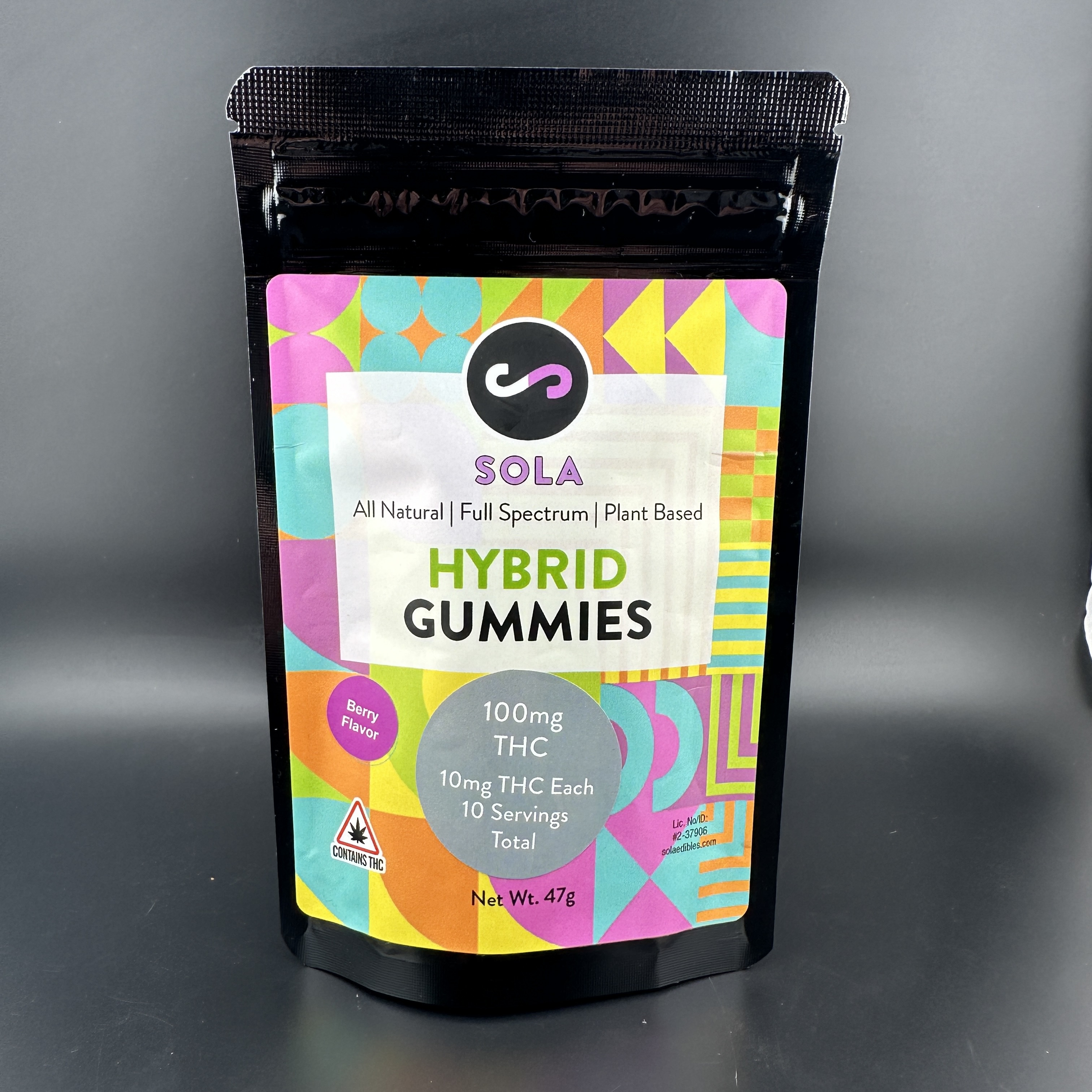 Photograph of product: Berry Hybrid Gummies | 100mg | Sola