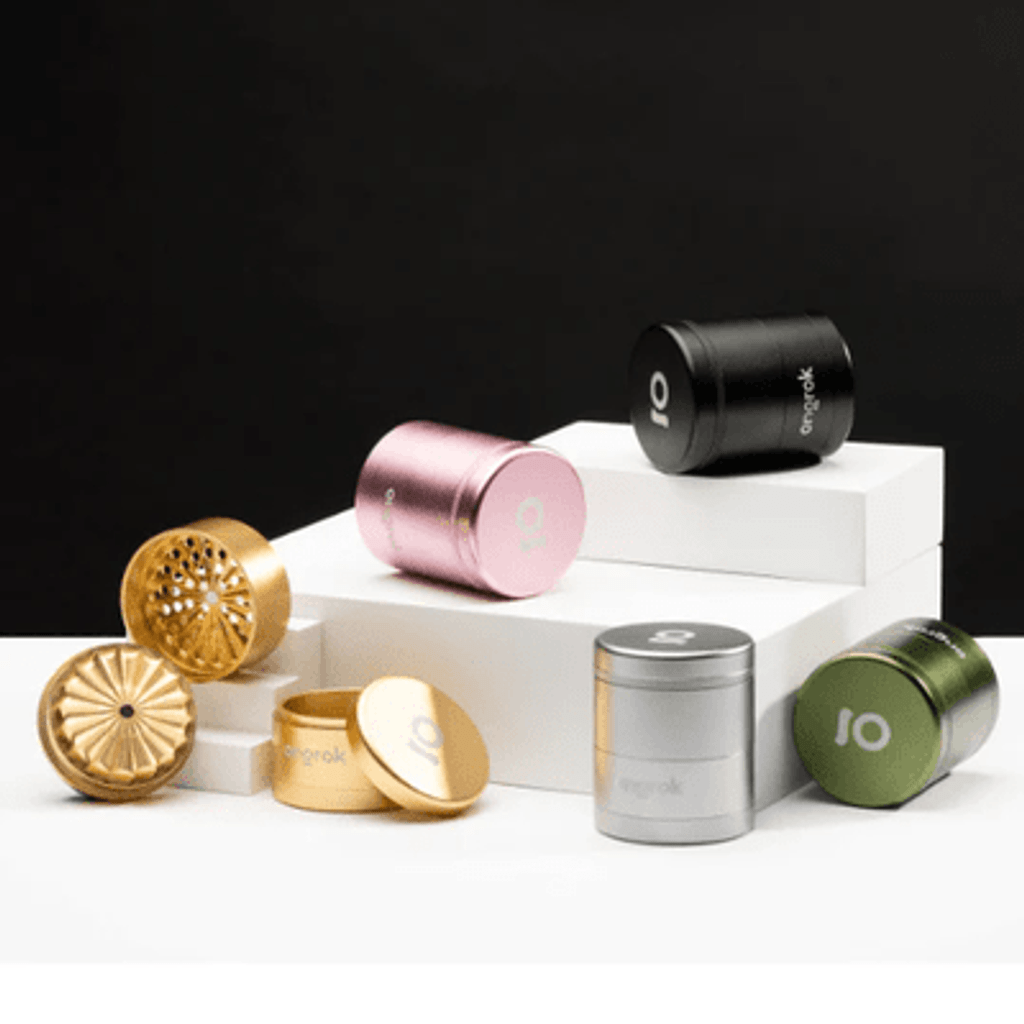 Photograph of product: Flower Petal Toothless Storage 5-Piece Grinder
