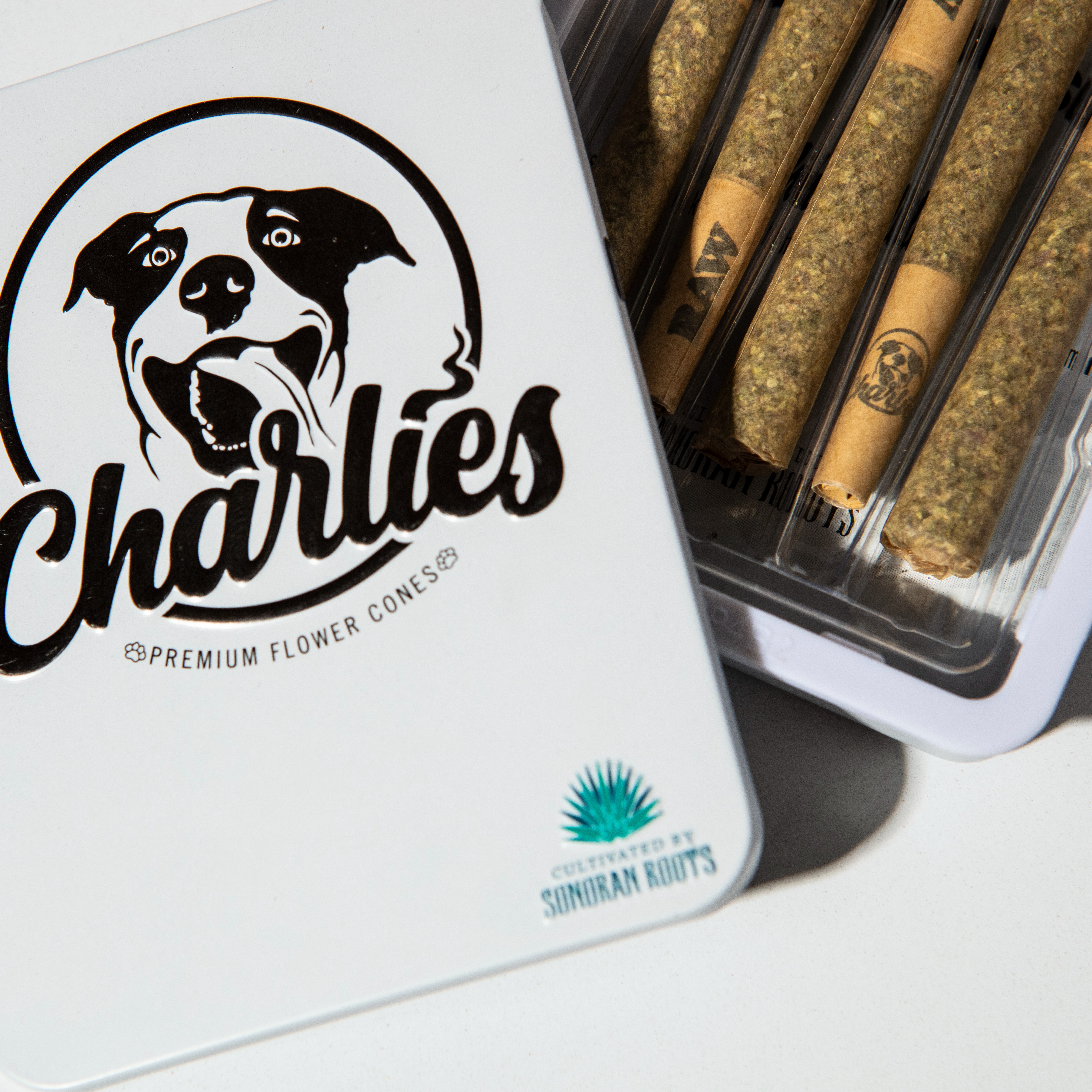 Photograph of product: Charlie's 5pk - Hooch (I) Pre-rolls 3g