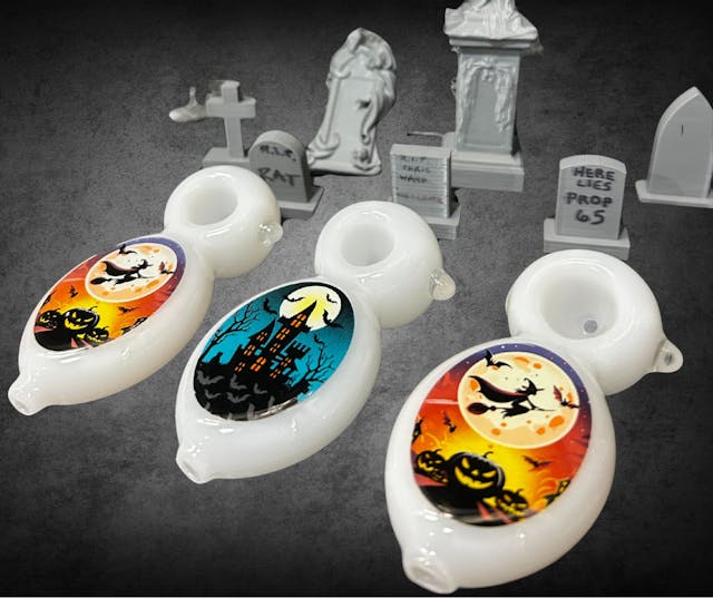 Photograph of product: $15 Halloween Oval Pipe - 