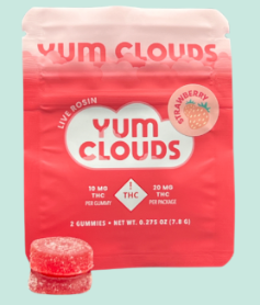 Photograph of product: Yum Clouds- Strawberry Live Rosin Gummies Oui'd 2pc