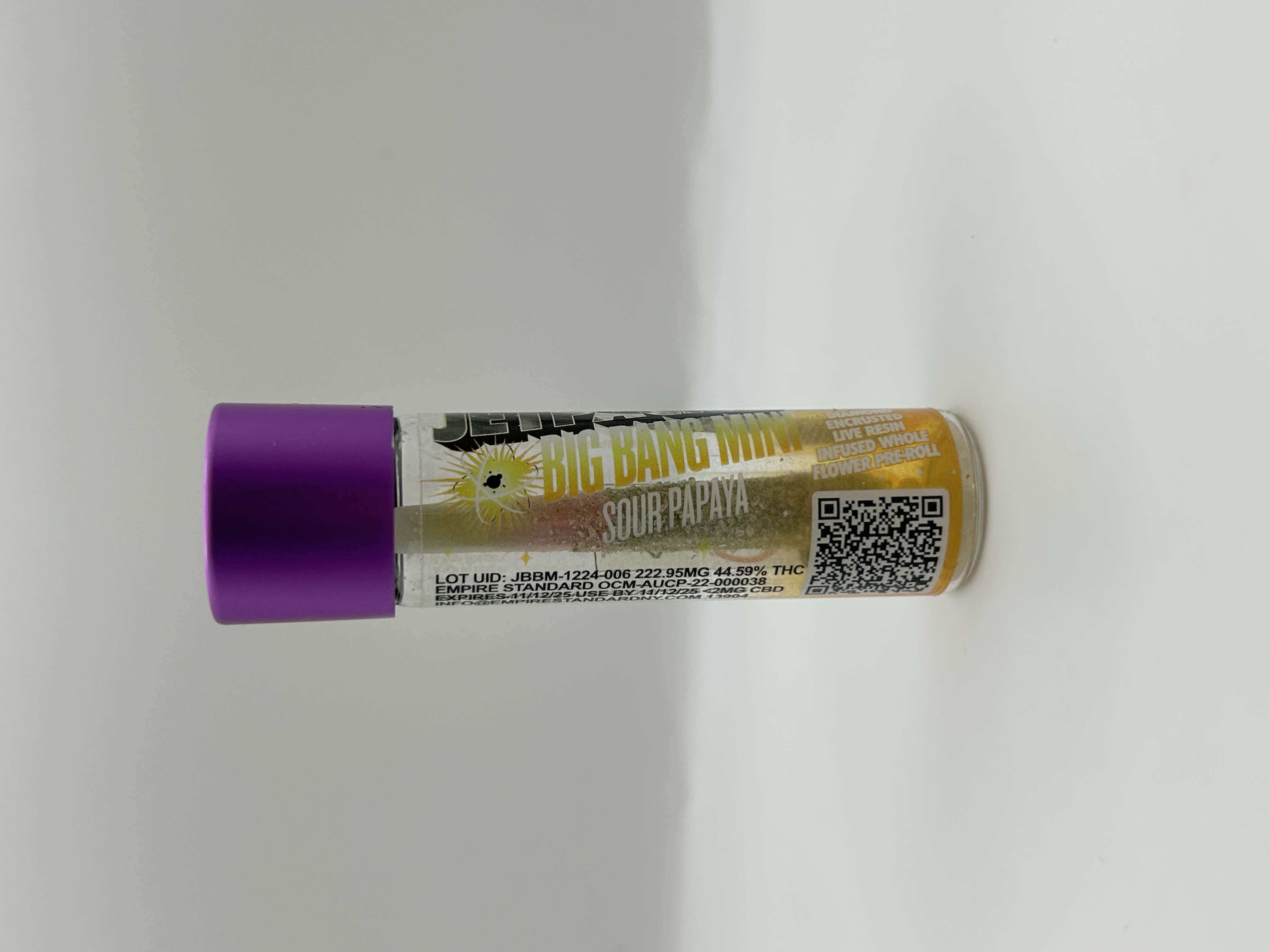 Photograph of product: Jetpacks | Sour Papaya | Live Resin Infused Mini Preroll