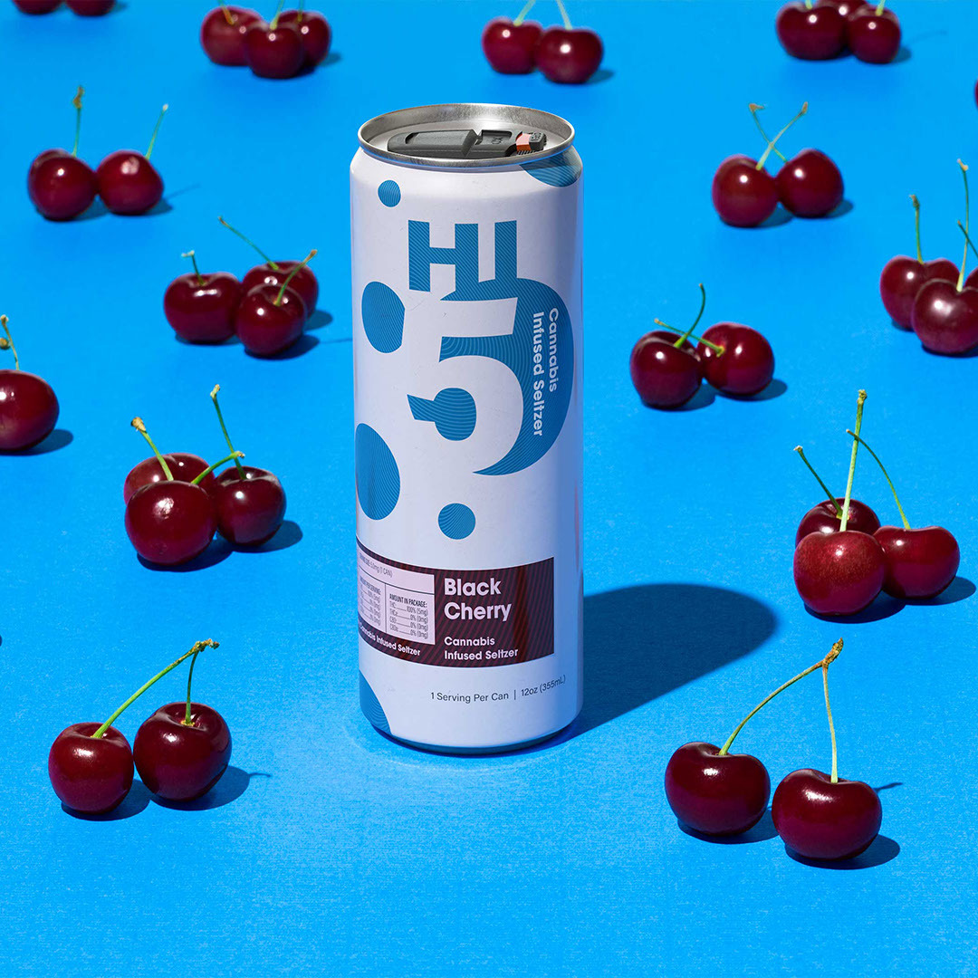 Photograph of product: Seltzer 4 Pack - Black Cherry