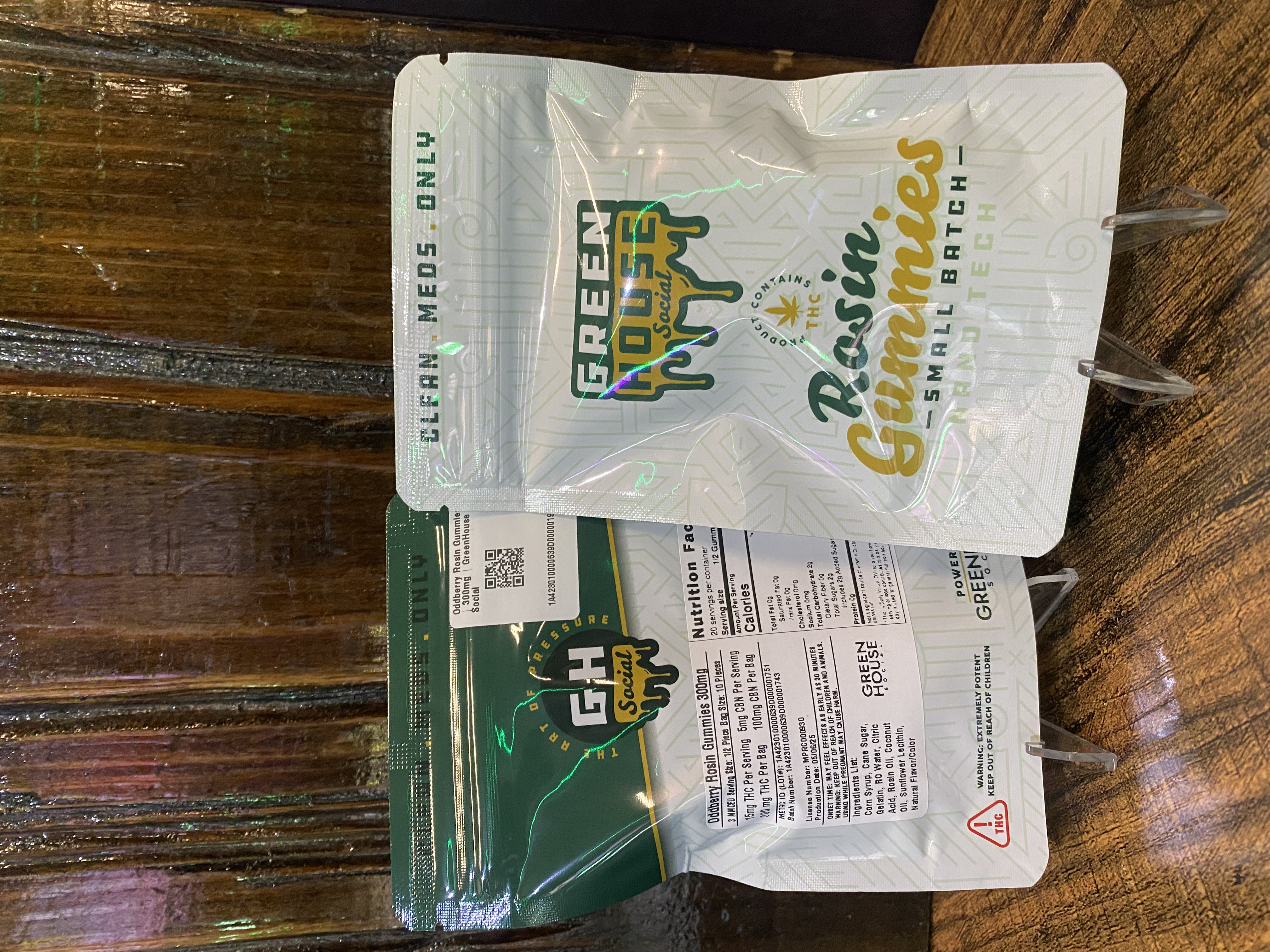 Photograph of product: Oddberry Rosin Gummies | 300mg | GreenHouse Social