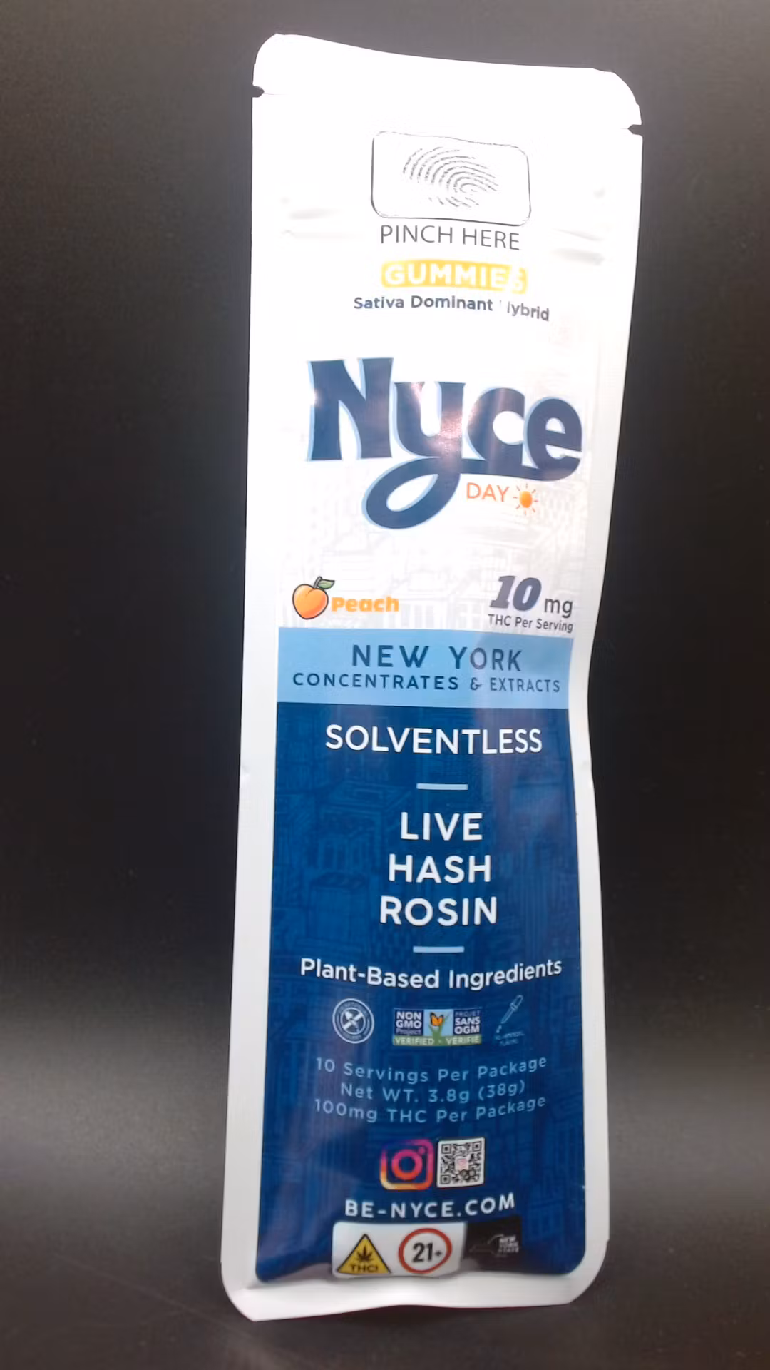 Photograph of product: Nyce- Peach (Daytime)- Live au chocolat Rosin Gummies 10pk- 100mg