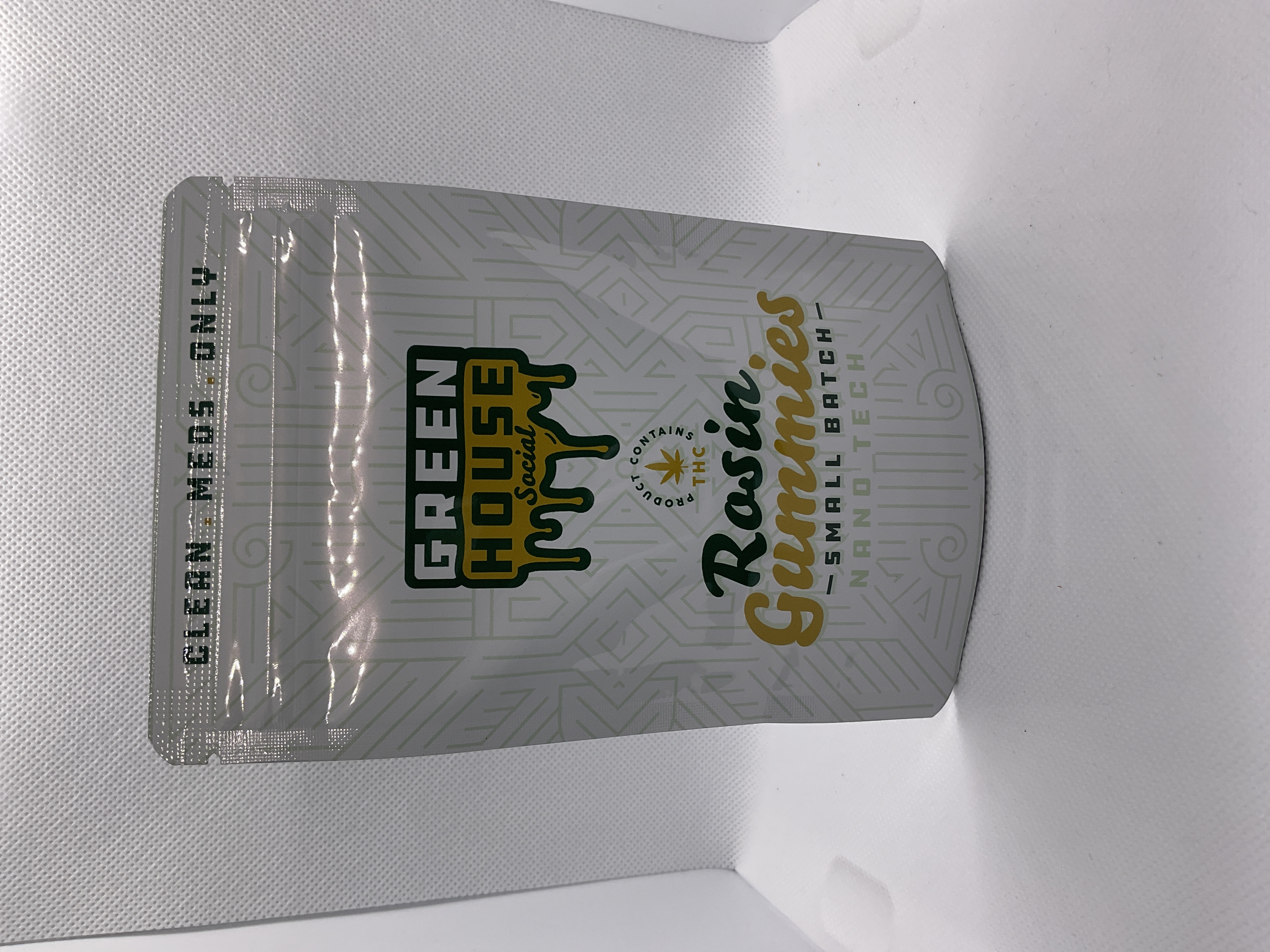 Photograph of product: GHS | 100mg | King Cake Rosin Gummies