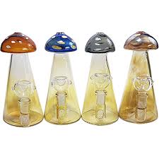 Photograph of Product: 7" Inline Perc Mushroom Beaker Bong