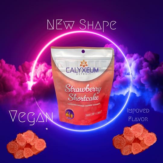Photograph of product: Calyxeum - Gummies - Strawberry Shortcake - 200mg