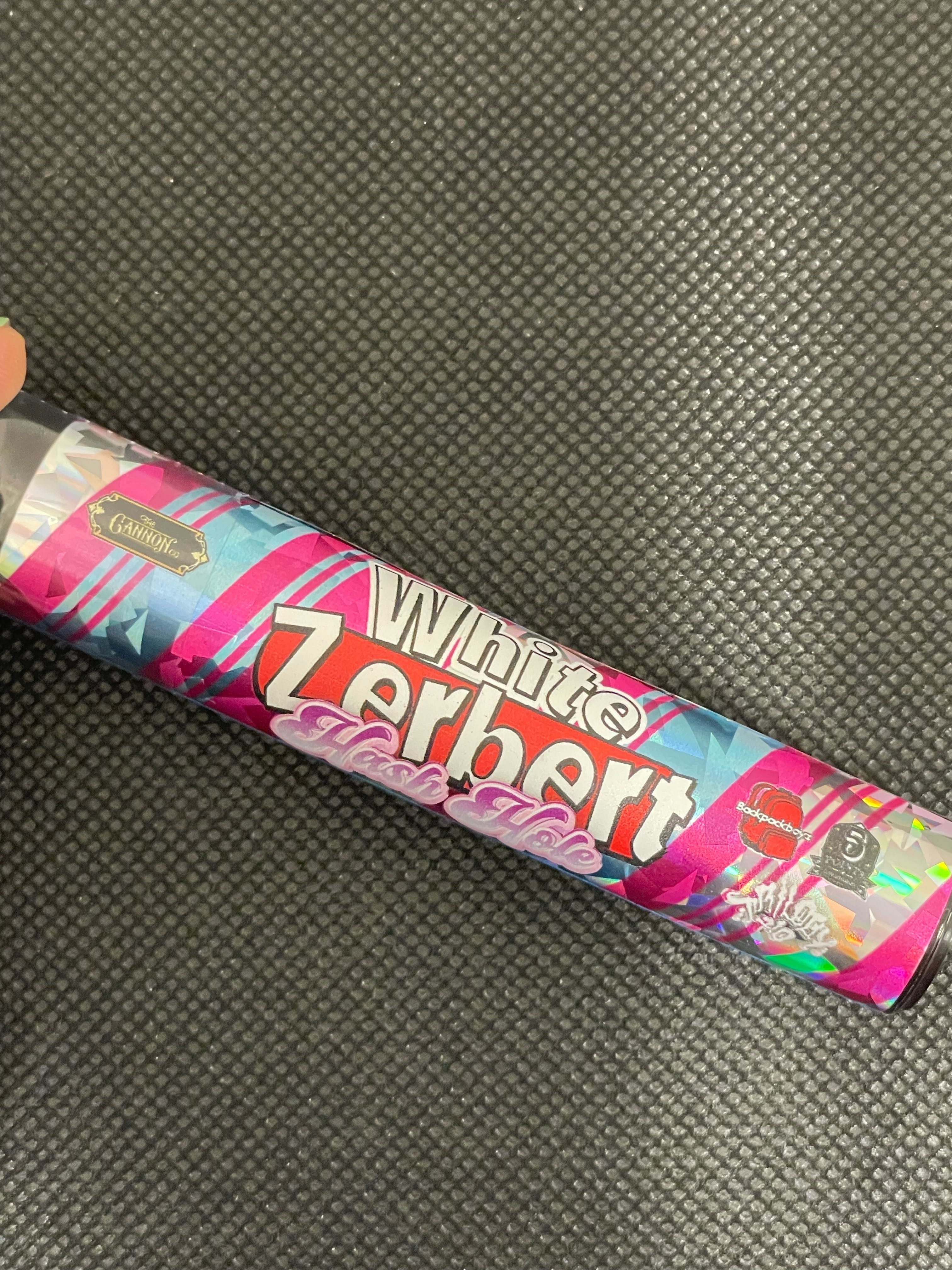 Photograph of product: White Zerbert x Rainbow Belts au chocolat Hole 1.5g | Backpack Boyz x Trilogy 710