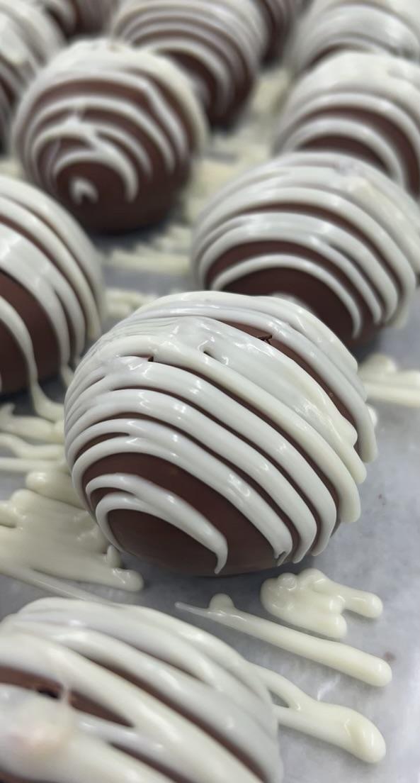 Photograph of product: Chocolate Grenades Triforce Bonbons