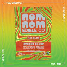 Photograph of product: Nom Nom | Summer Strawberry | TH-oui Gummies | 200mg