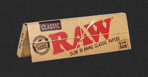 Photograph of product: RAW | 1 1/4 Rolling Papers