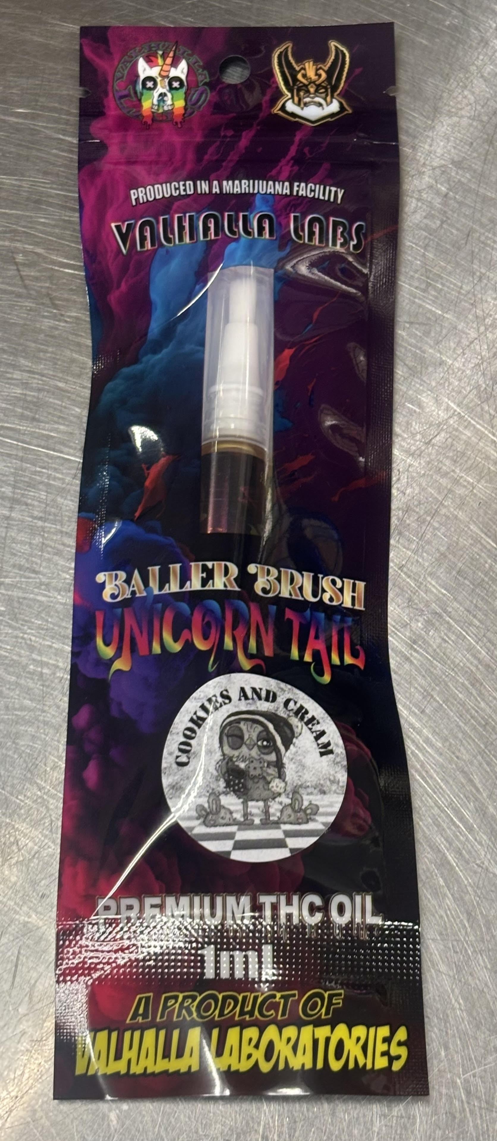 Photograph of product: Valhalla 1g Cookies and Cream Cured Resin Brush