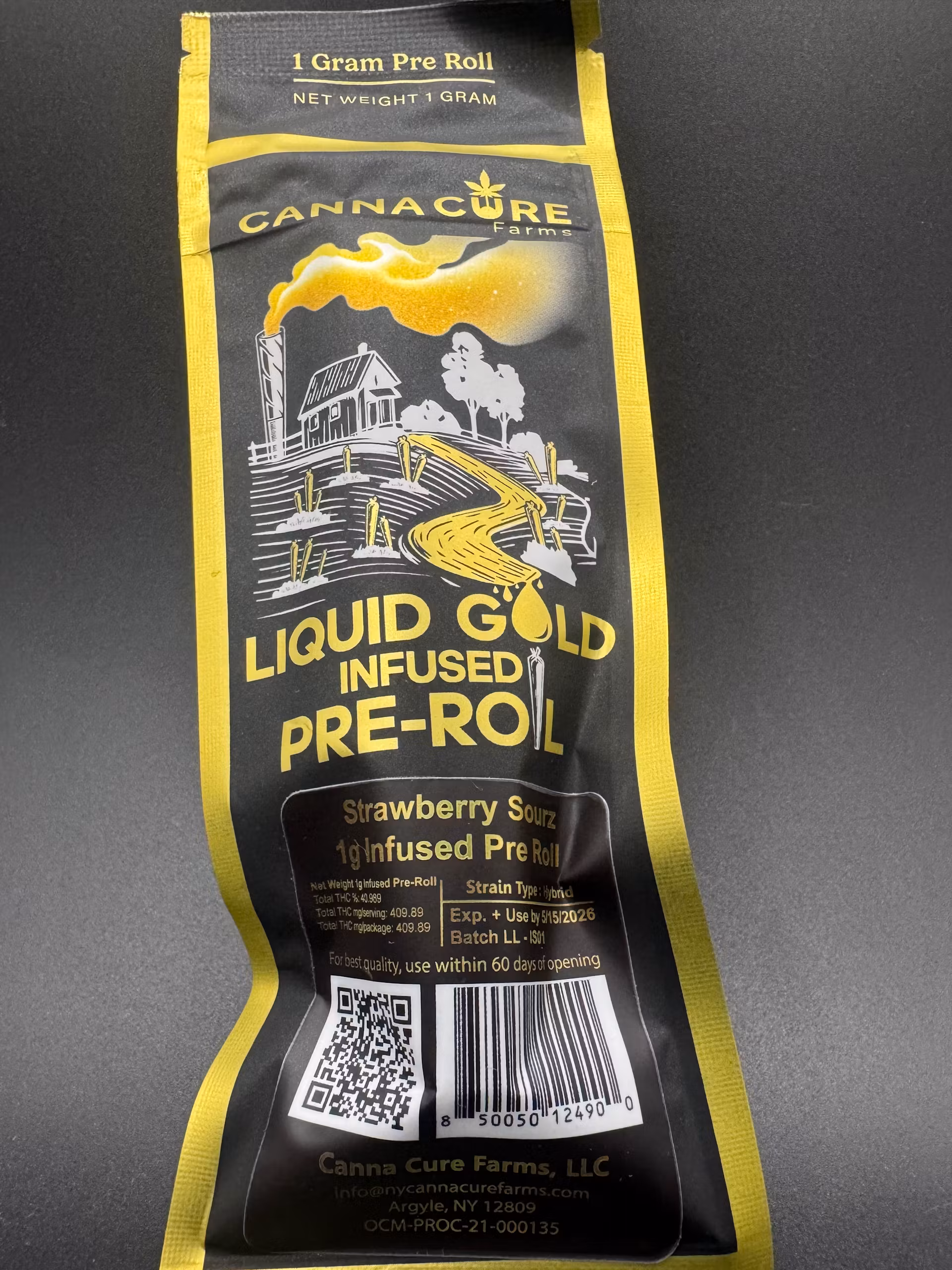 Photograph of product: Canna Cure Farms | Strawberry Sourz | Infused 1G Preroll