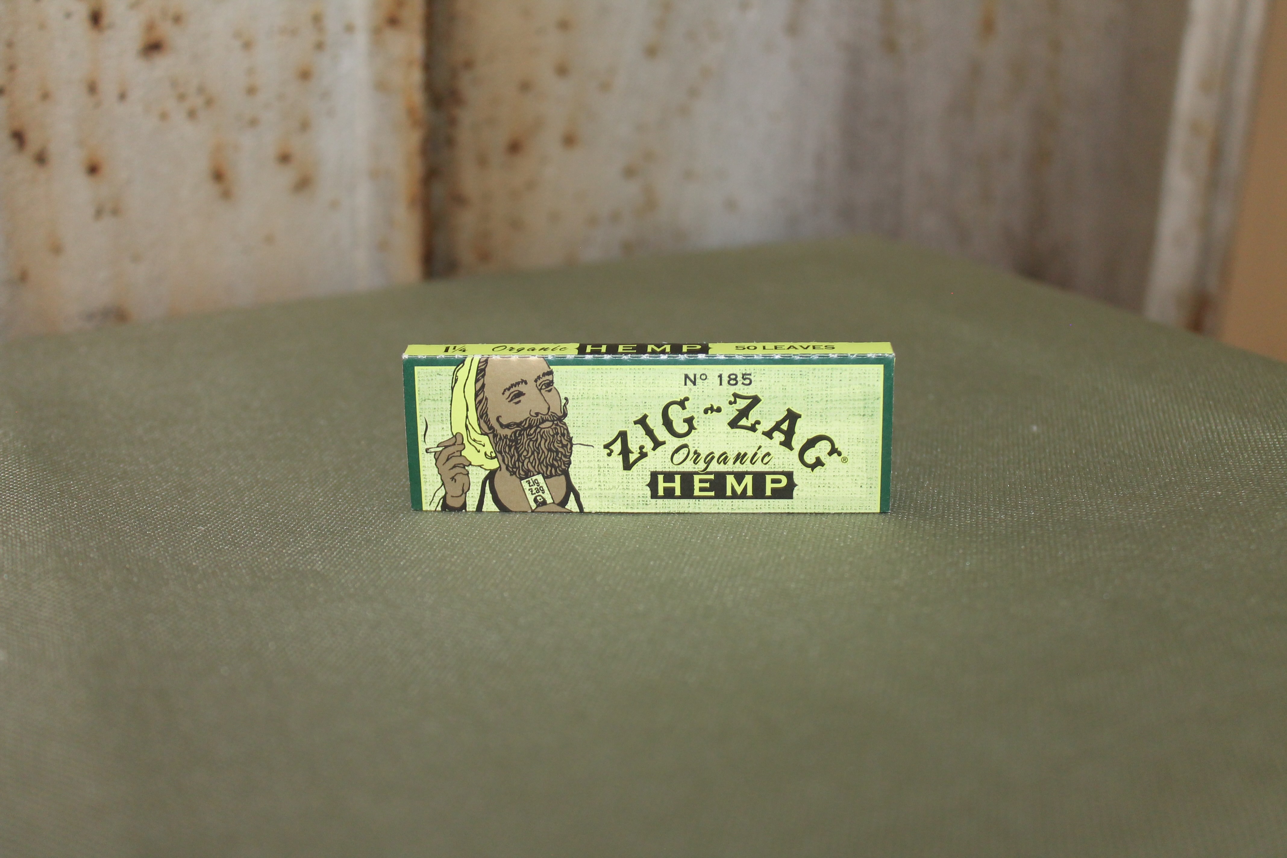Photograph of product: Zig Zag I Green Organic Hemp 1 1/4