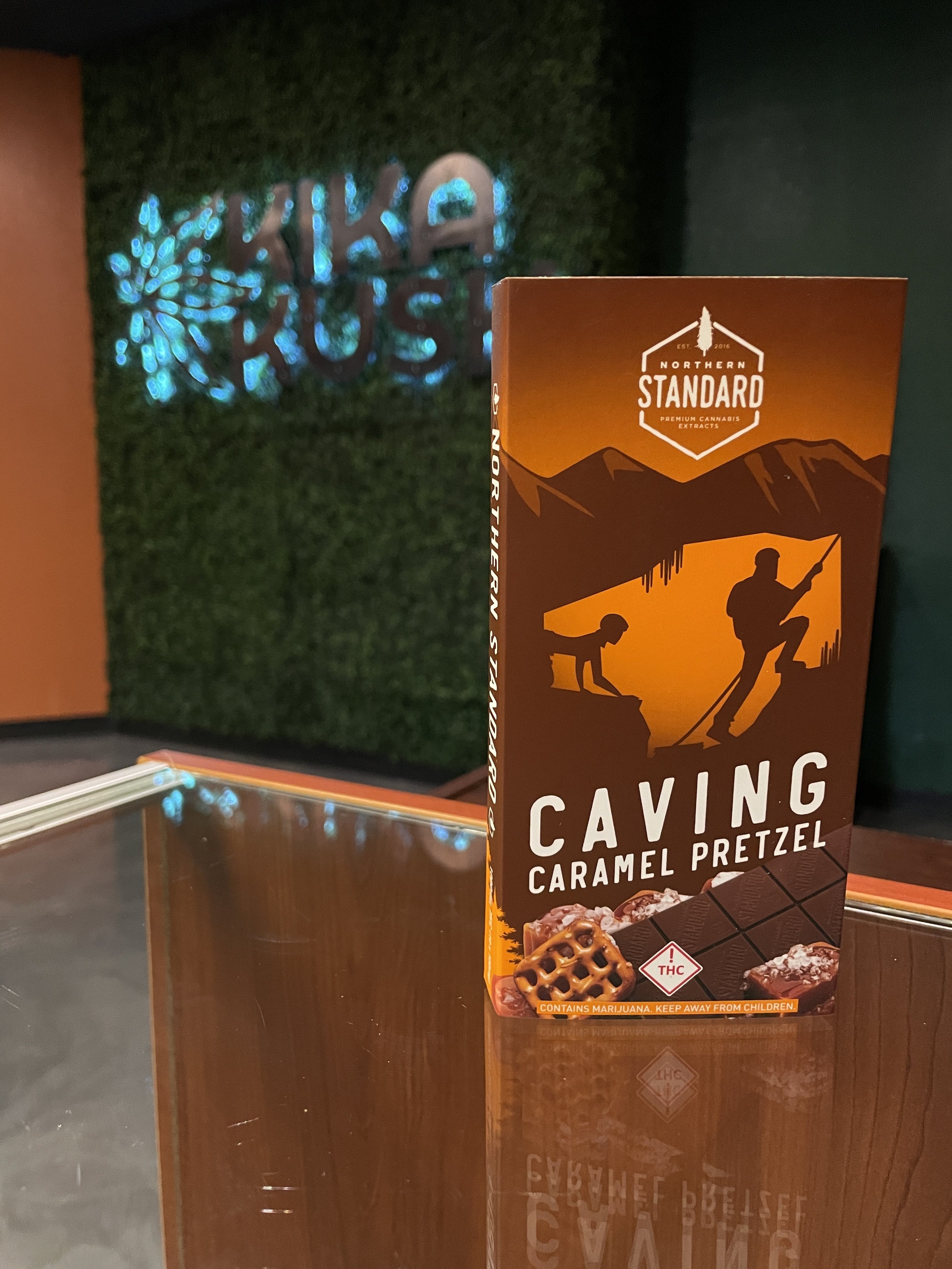 Photograph of product: Northern Standard - Chocolates - Caving Caramel Pretzel - 1000mg