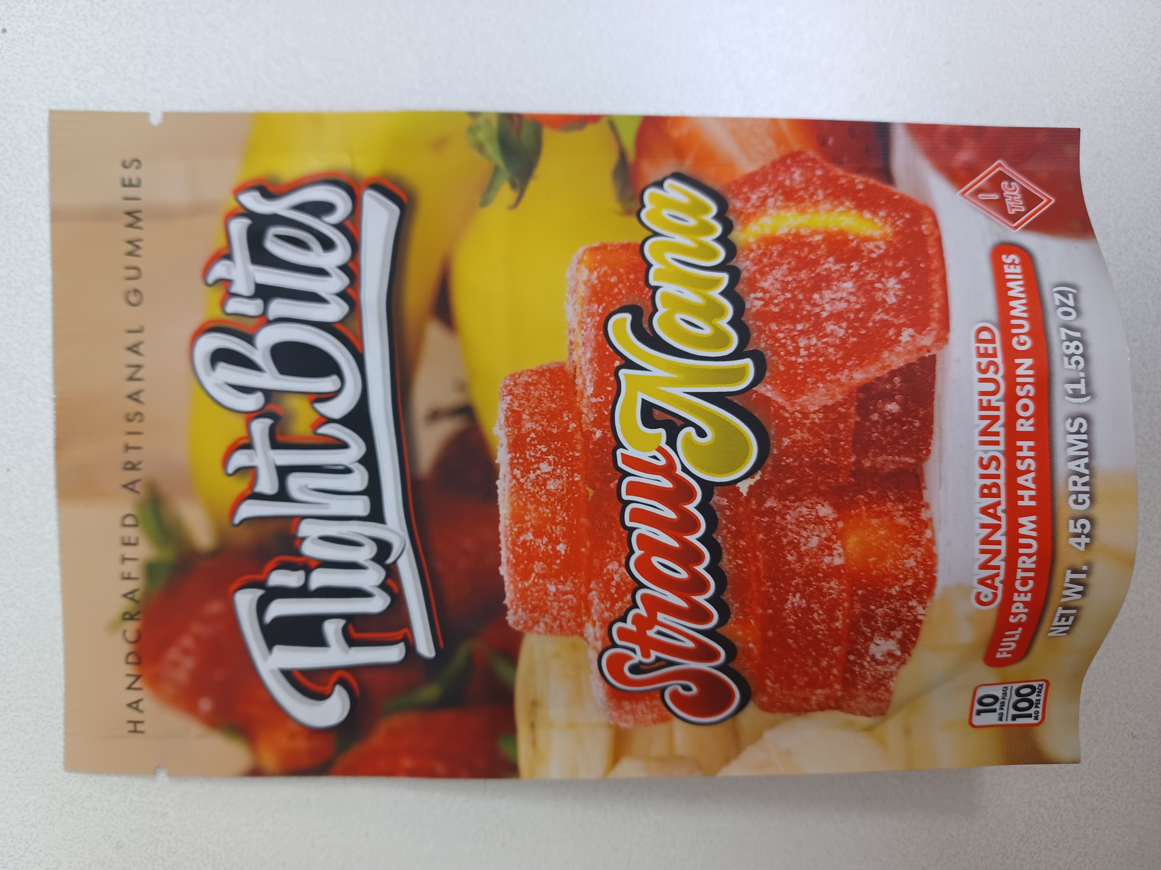 Photograph of product: Rosin Gummy - Flight Bites - StrawNana - 10mg/pc - 100mg/un