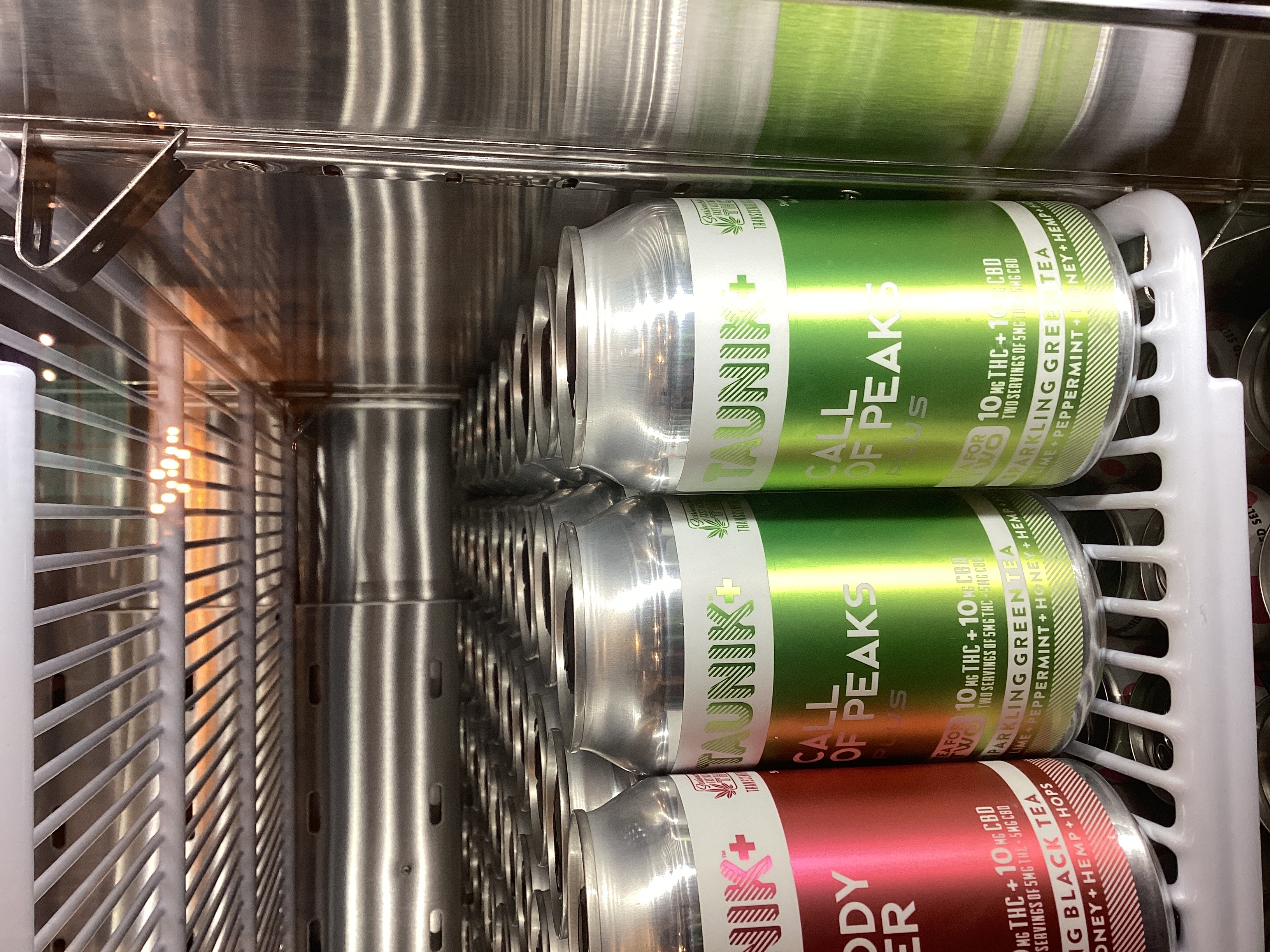 Photograph of product: Taunik | Call of Peaks Plus | Sparkling Green Tea | Tea for Two | TH-oui Beverage | 10MG (5MG serv)