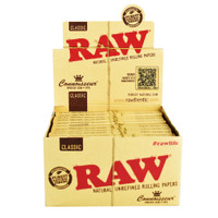 Photograph of product: RAW | Slim Rolling Paper | Connoisseur Pack | King Size