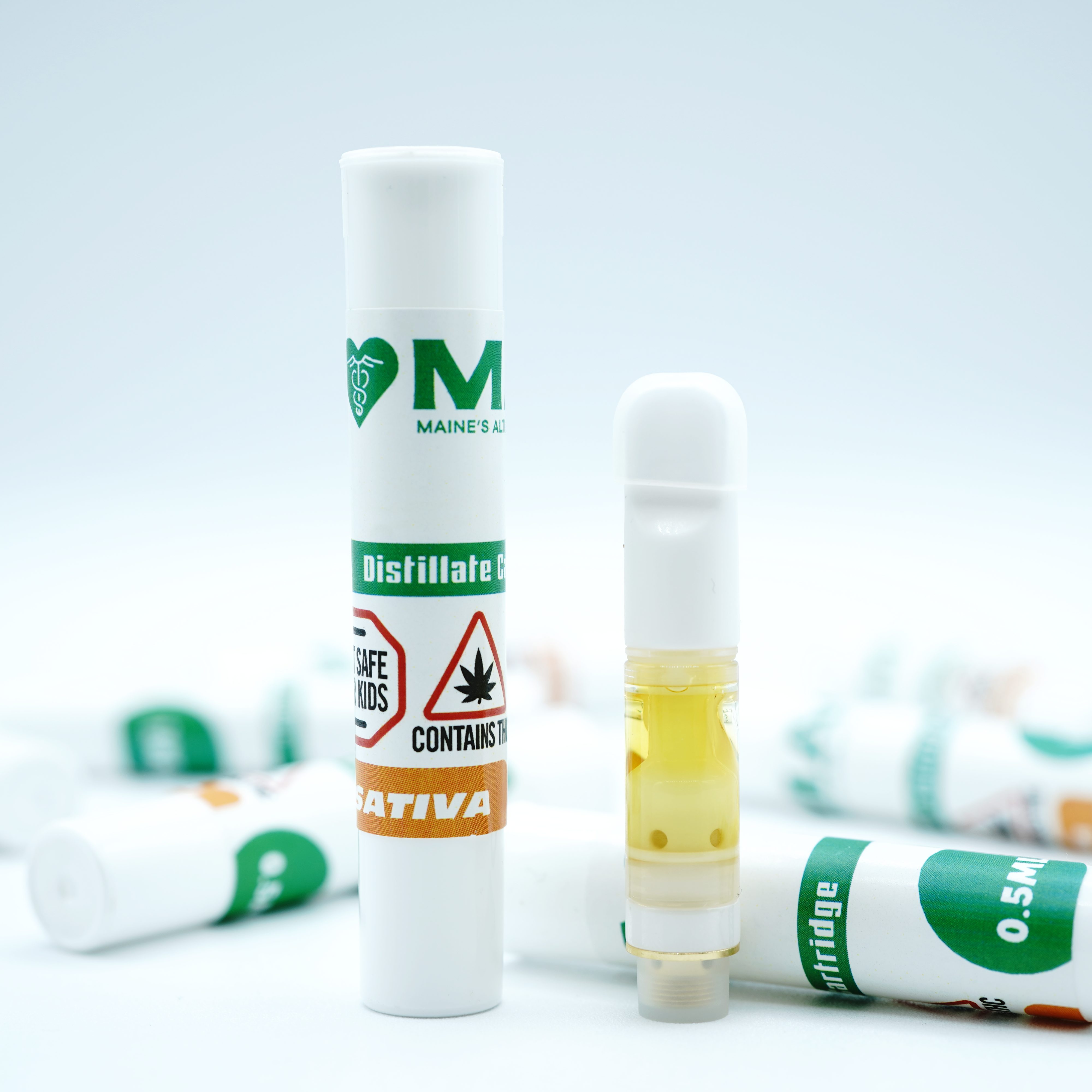 Photograph of product: MAC Tropicana Cookies Cart 0.5ml - Oui'd .5mL