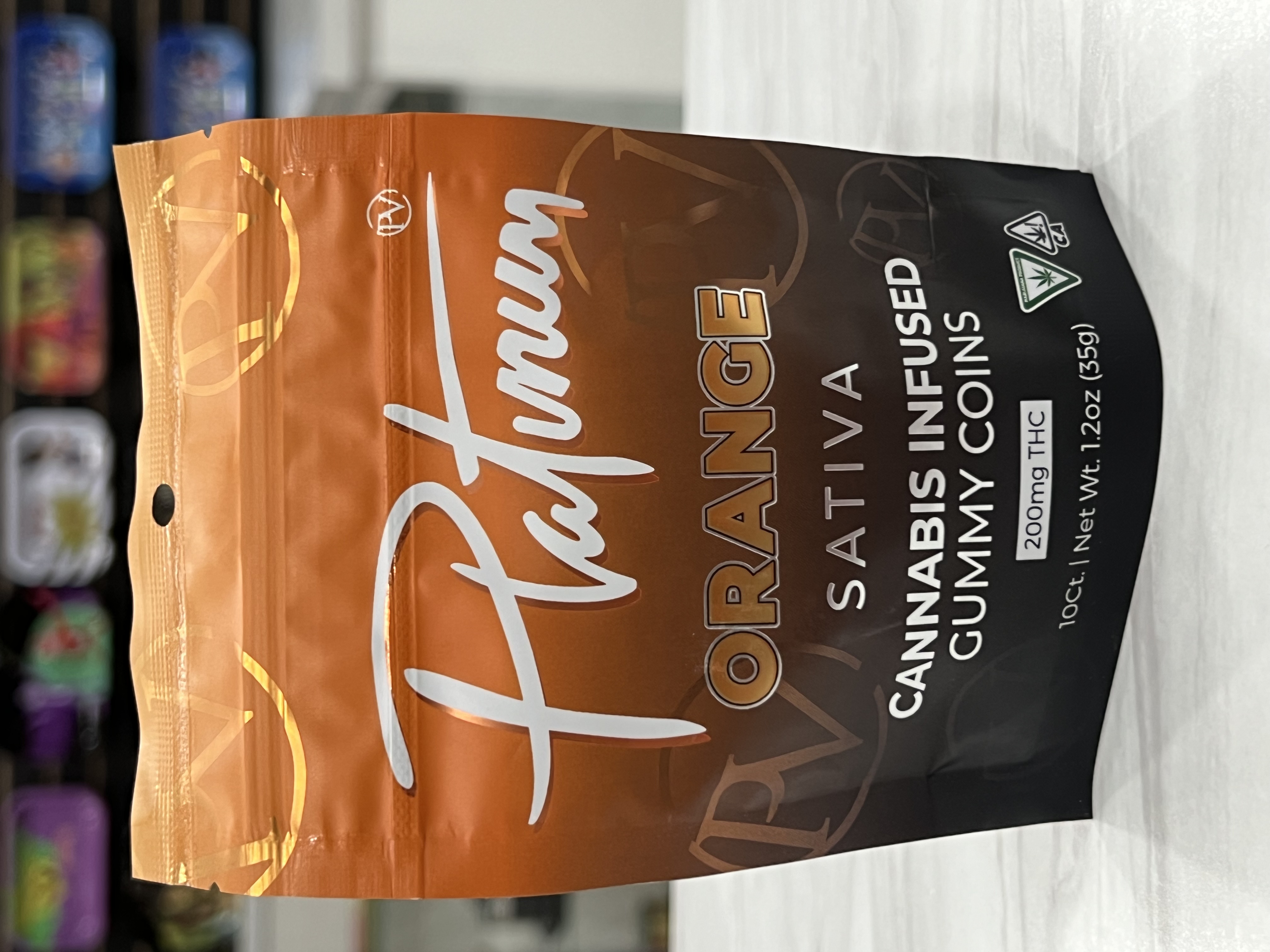 Photograph of product: Platinum Gummies - Orange - 200MG