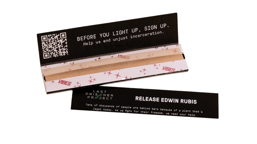 Photograph of product: Ultra-Thin Release Papers (King Size Slim-33sheets)