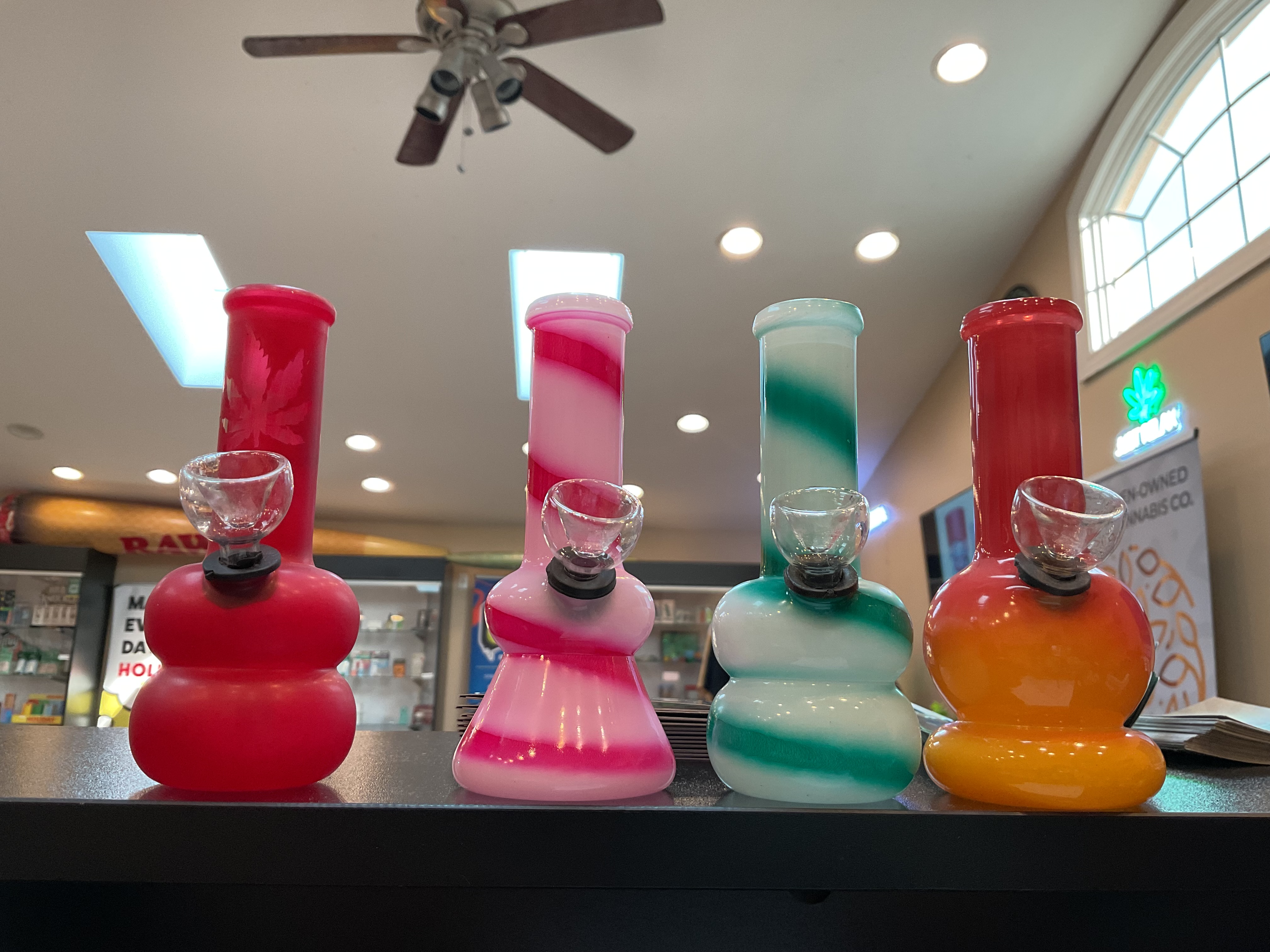 Photograph of product: Mini Water Bongs 5 Colorful