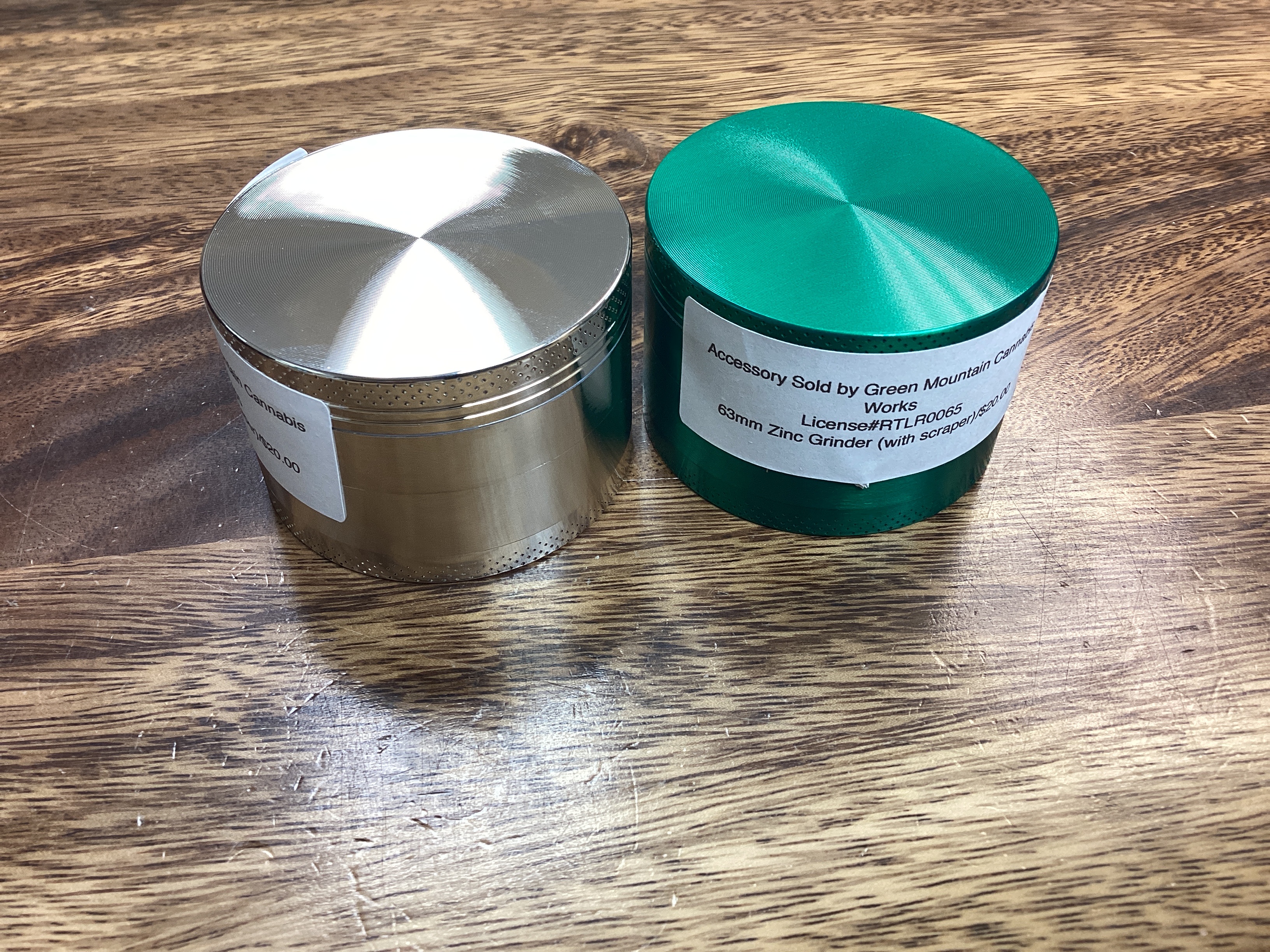 Photograph of product: 63 MM Metal Grinder