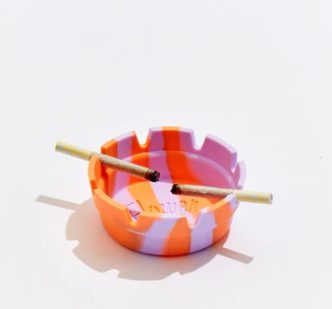 Photograph of product: Edie Parker | Diner Ashtray | Nightcap | Lavendar