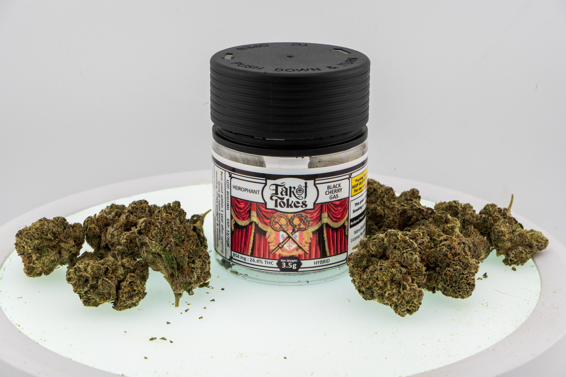 Photograph of product: Tarot Tokes | Black Cherry Gas | Hybrid - 3.5g