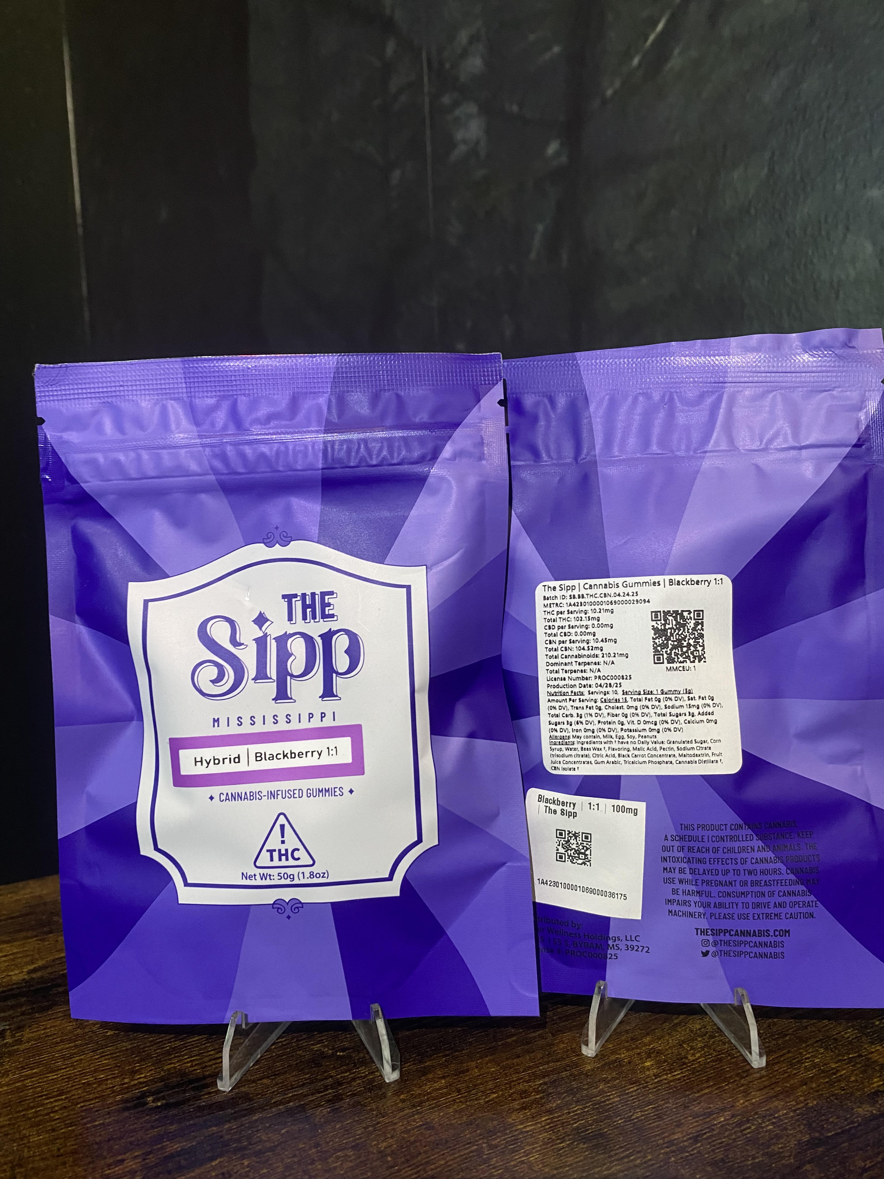 Photograph of product: Blackberry | 1:1 | 100mg | The Sipp