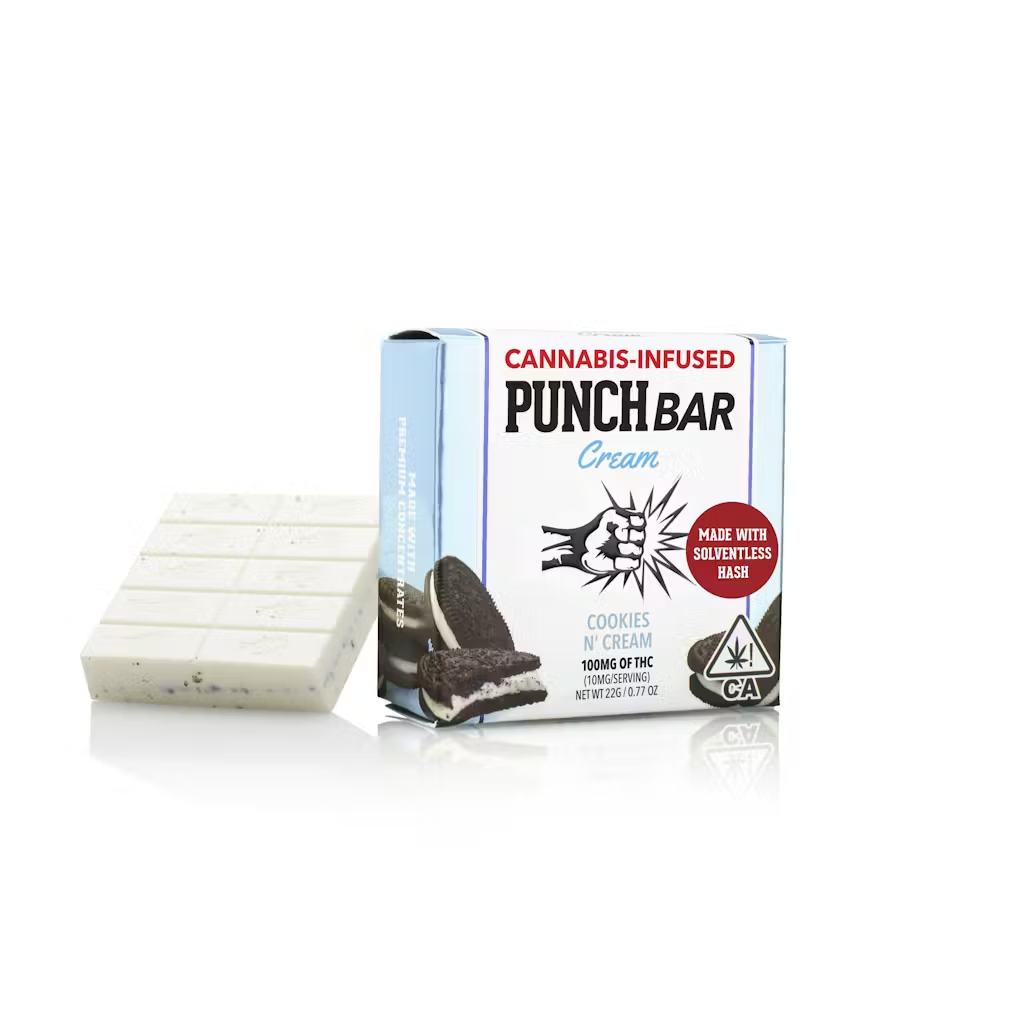 Photograph of product: WHITE CHOCOLATE COOKIES N CREAM