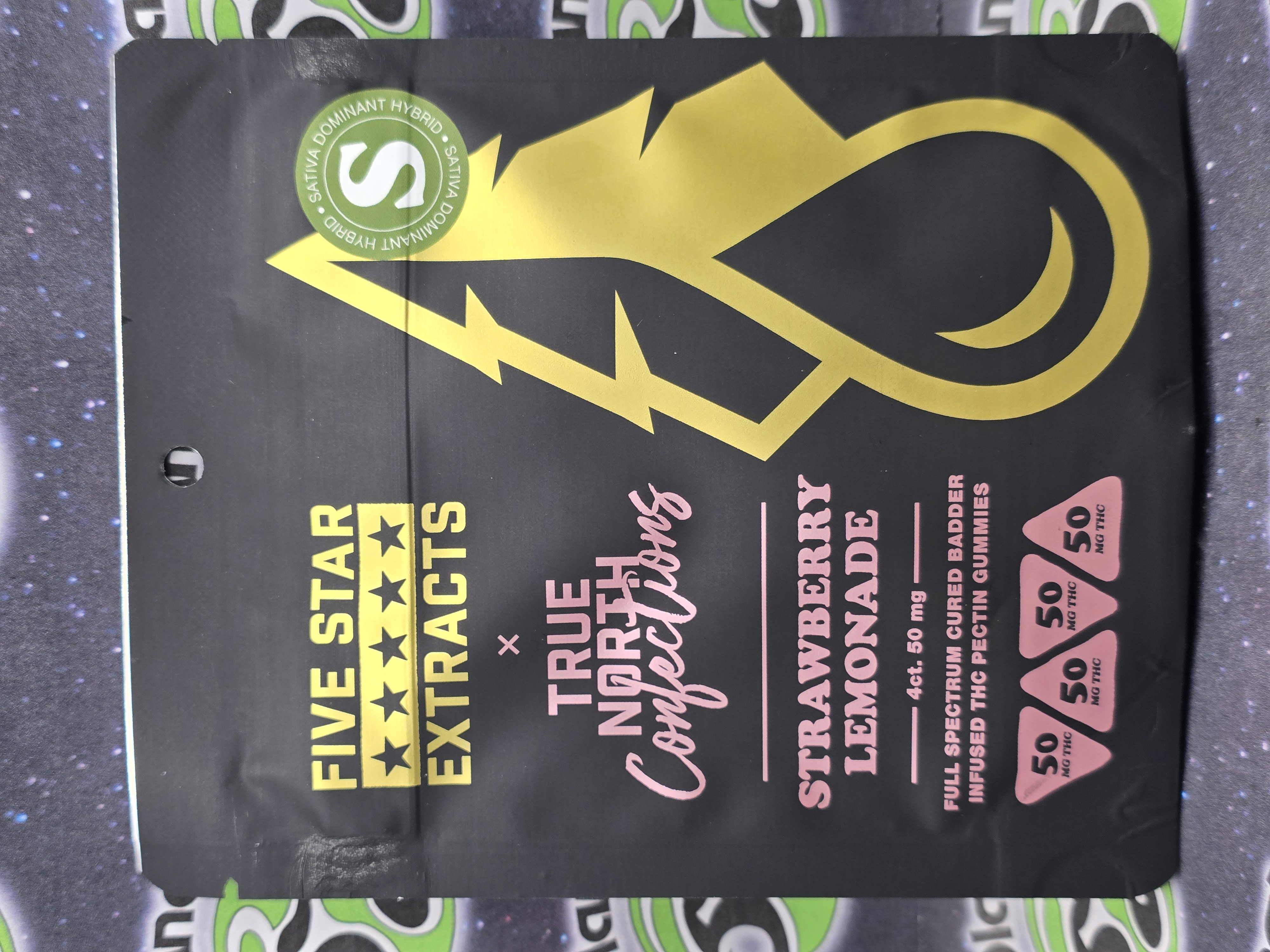 Photograph of product: True North | Strawberry Lemonade | Full Spectrum Cured Badder 200mg Gummies