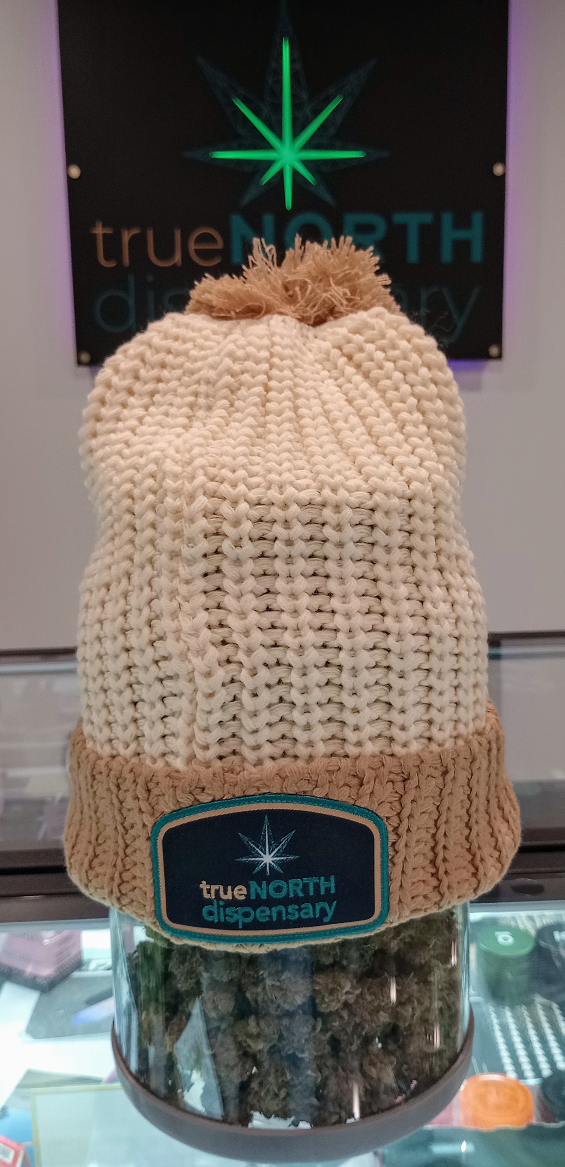 Photograph of product: Chunk Cable Beanie w/ Cuff & Pom - Cream/Mocha