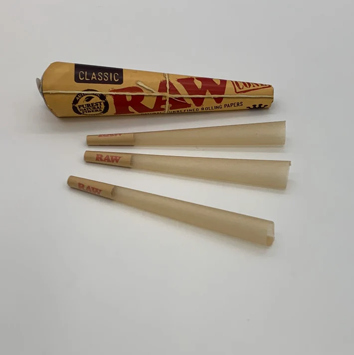 Photograph of product: Raw | Classic Pre-Rolled Cones King Size | 3PK